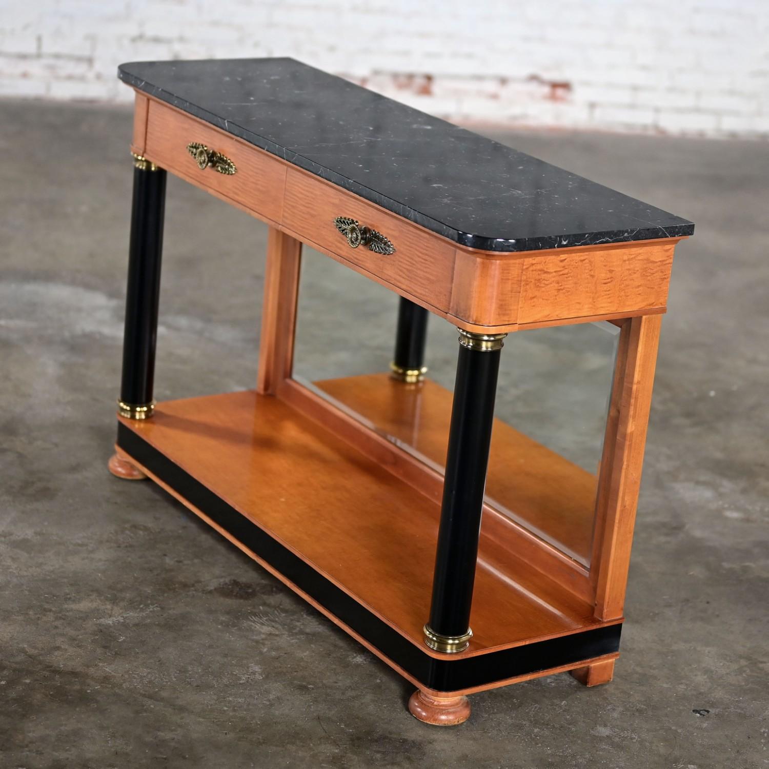 1995 Neo Classic Biedermeier Stil Thomasville Grand Classic Console Couchtisch (Messing) im Angebot