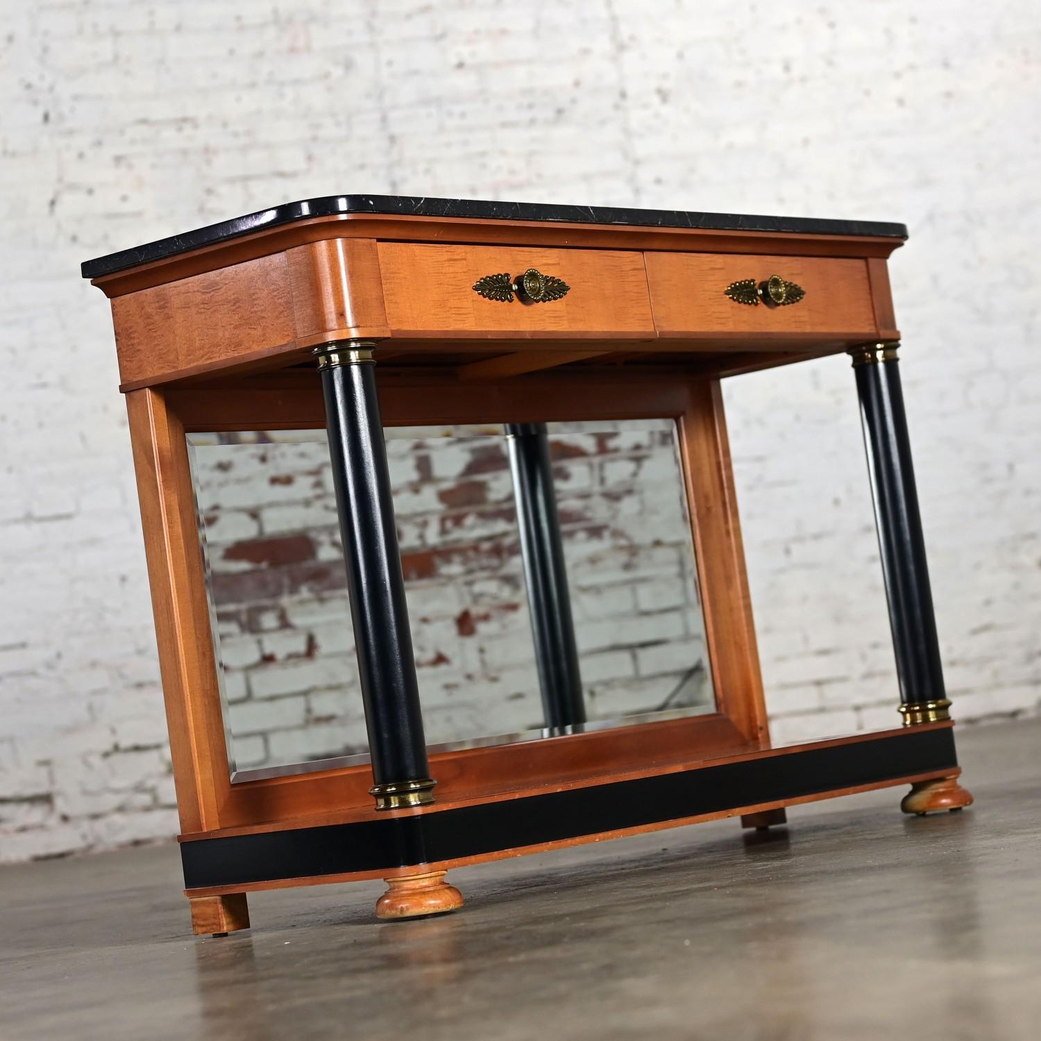 1995 Neo Classic Biedermeier Stil Thomasville Grand Classic Console Couchtisch im Angebot 1