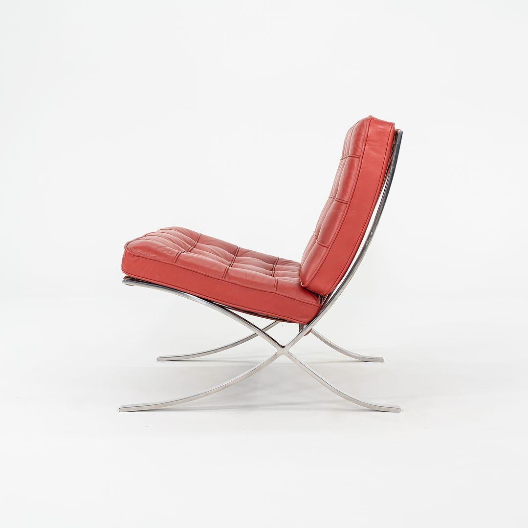 Américain 1995 Paire de chaises longues Mies van der Rohe Barcelona avec armatures en inox Rouge en vente