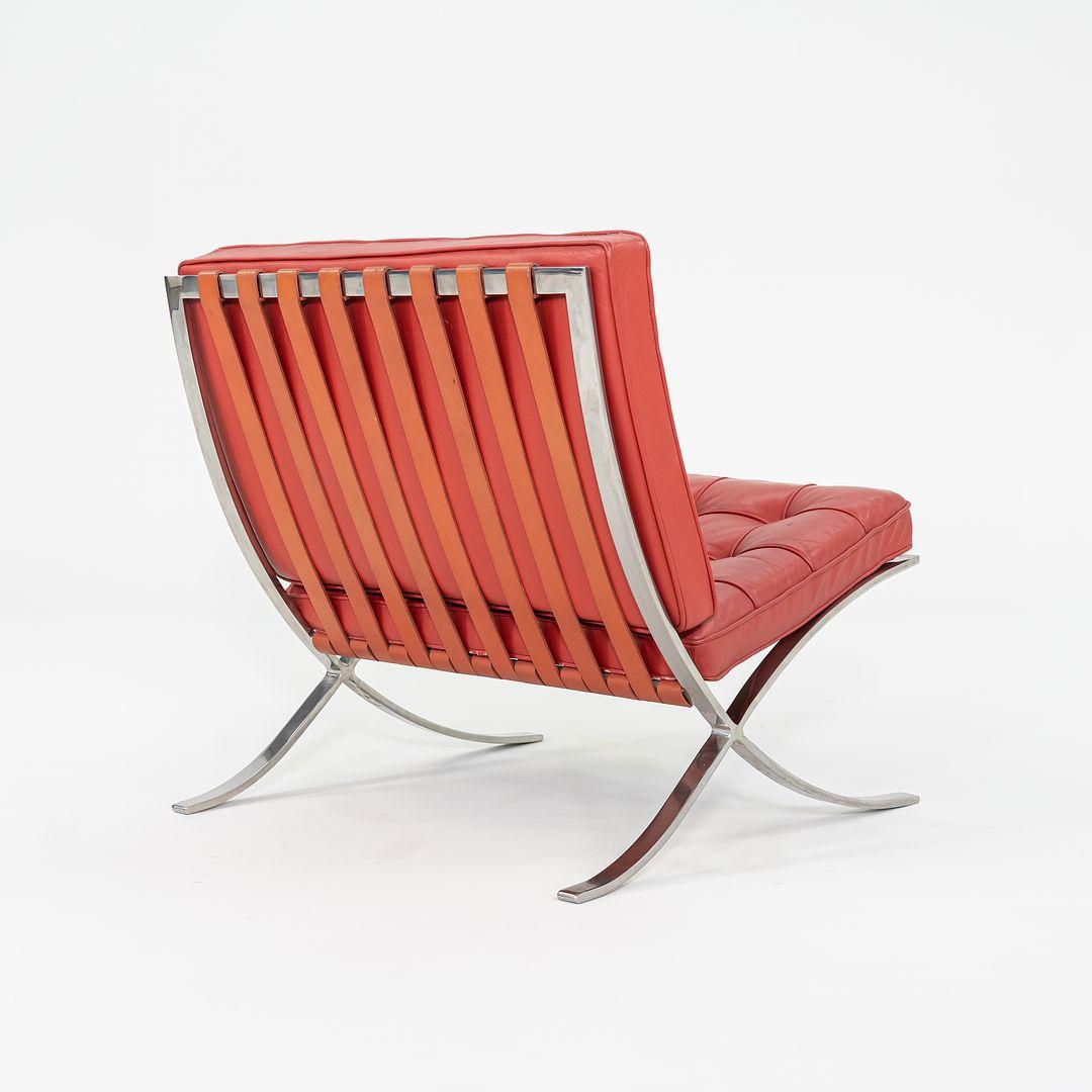 1995 Paire de chaises longues Mies van der Rohe Barcelona avec armatures en inox Rouge en vente 2