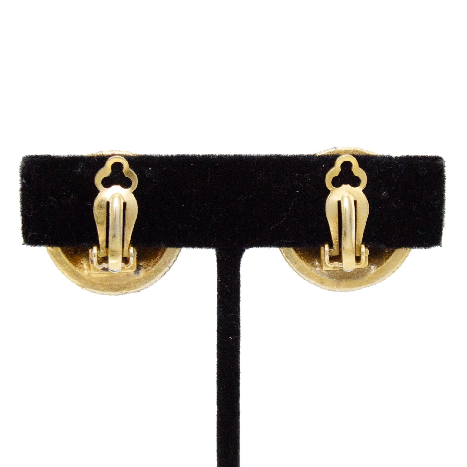1995 Spring Collection Chanel Gold Twisted Rope Edge Clip On Earrings In Good Condition For Sale In Toronto, Ontario