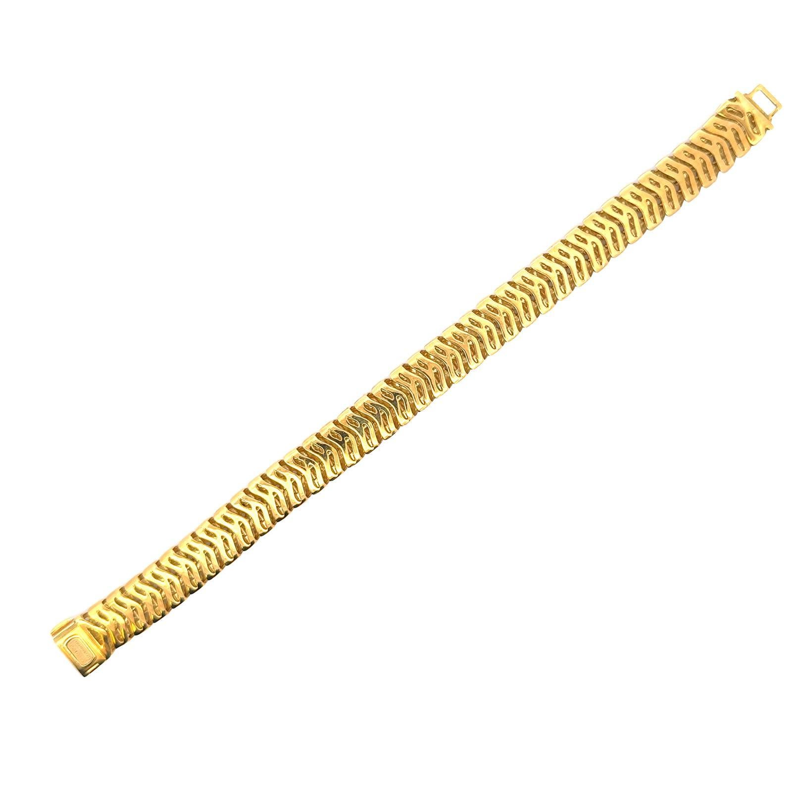 1995 Tiffany & Co. 18 Karat Yellow Gold Vannerie Basket Weave Link Bracelet In Excellent Condition For Sale In Boca Raton, FL