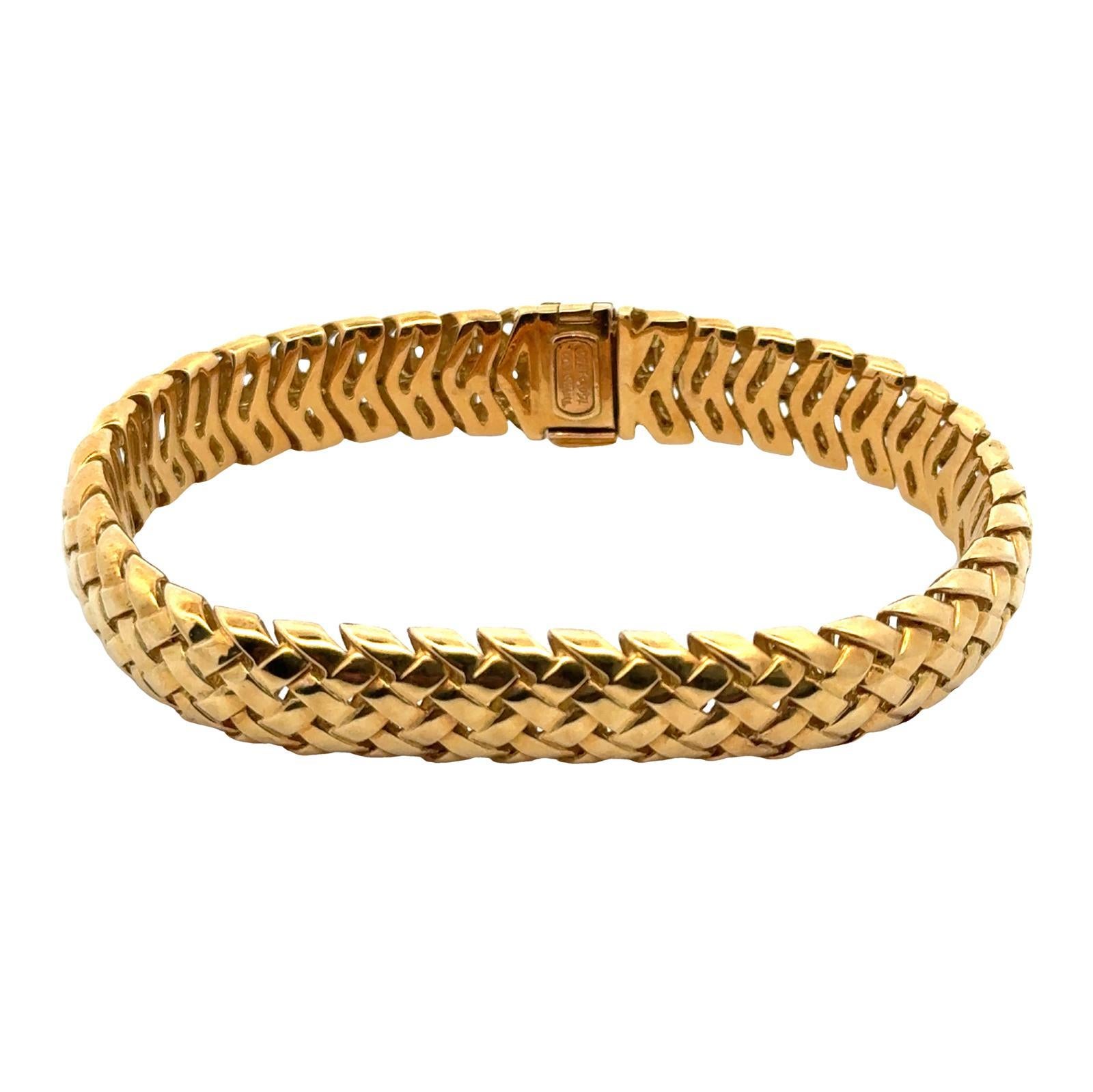 1995 Tiffany & Co. 18 Karat Yellow Gold Vannerie Basket Weave Link Bracelet For Sale 2