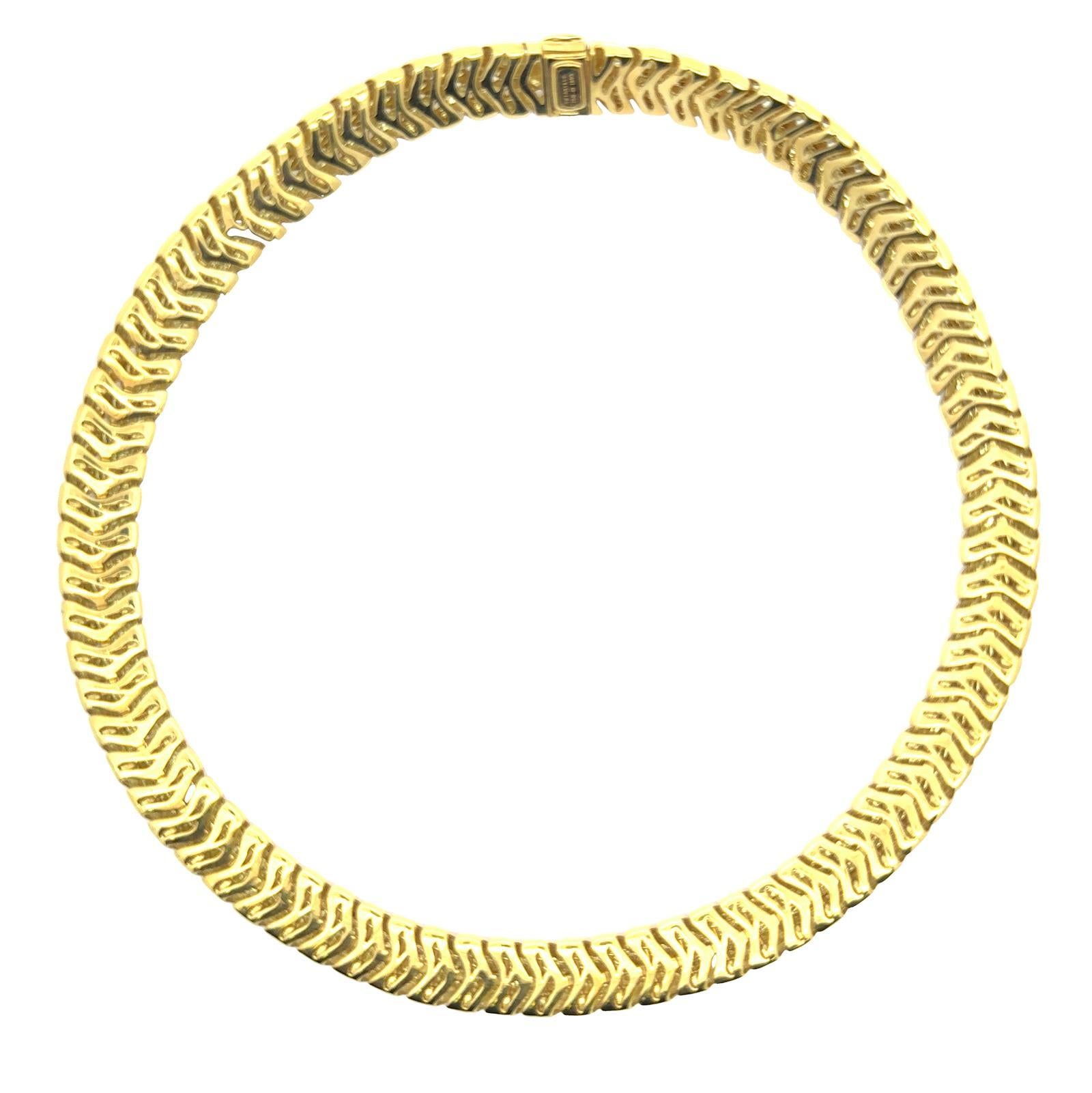 Modern 1995 Tiffany & Co. 18 Karat Yellow Gold Vannerie Basket Weave Link Necklace For Sale