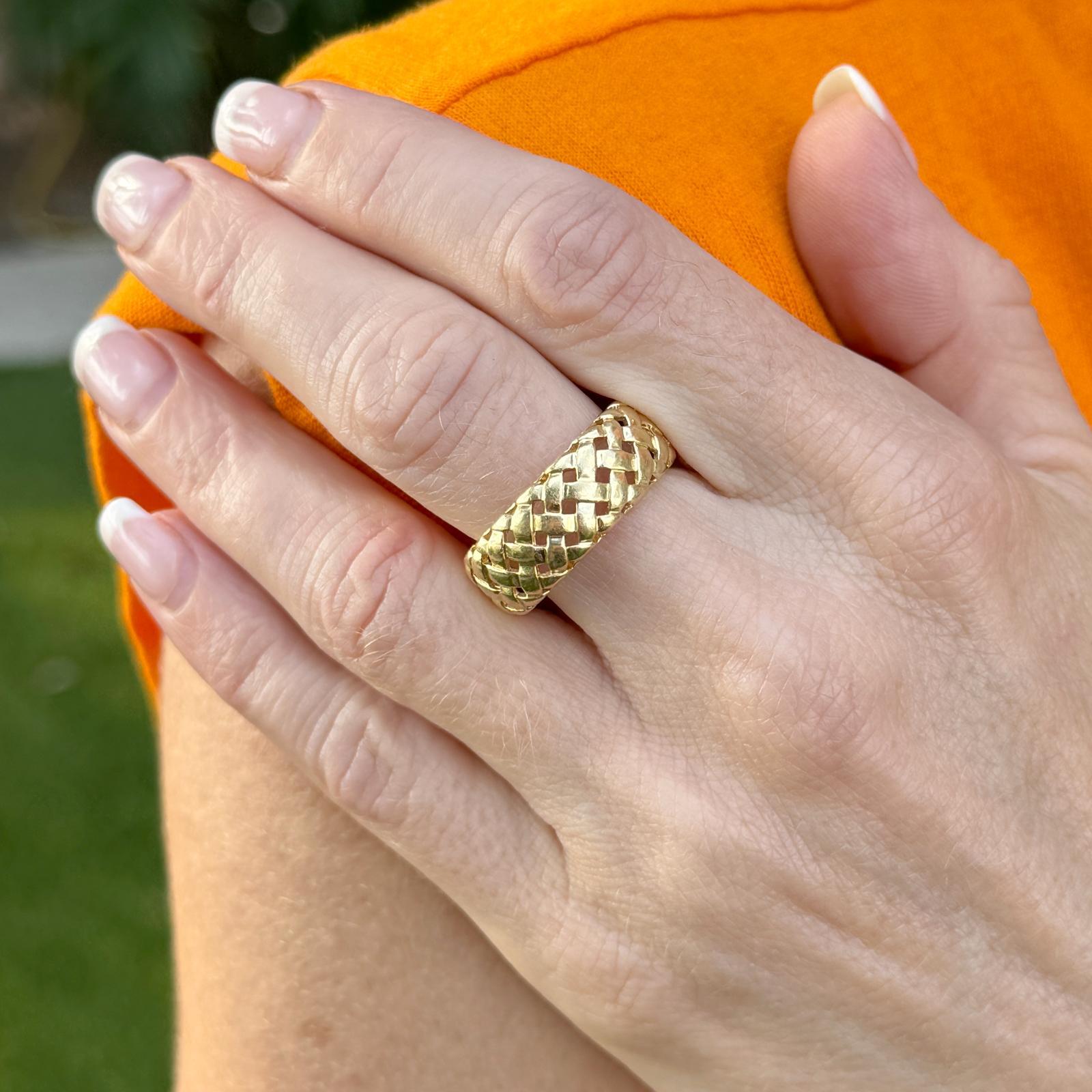 Modern 1995 Tiffany & Co. Basket Weave 18 Karat Yellow Gold Band Ring, Size 8 For Sale