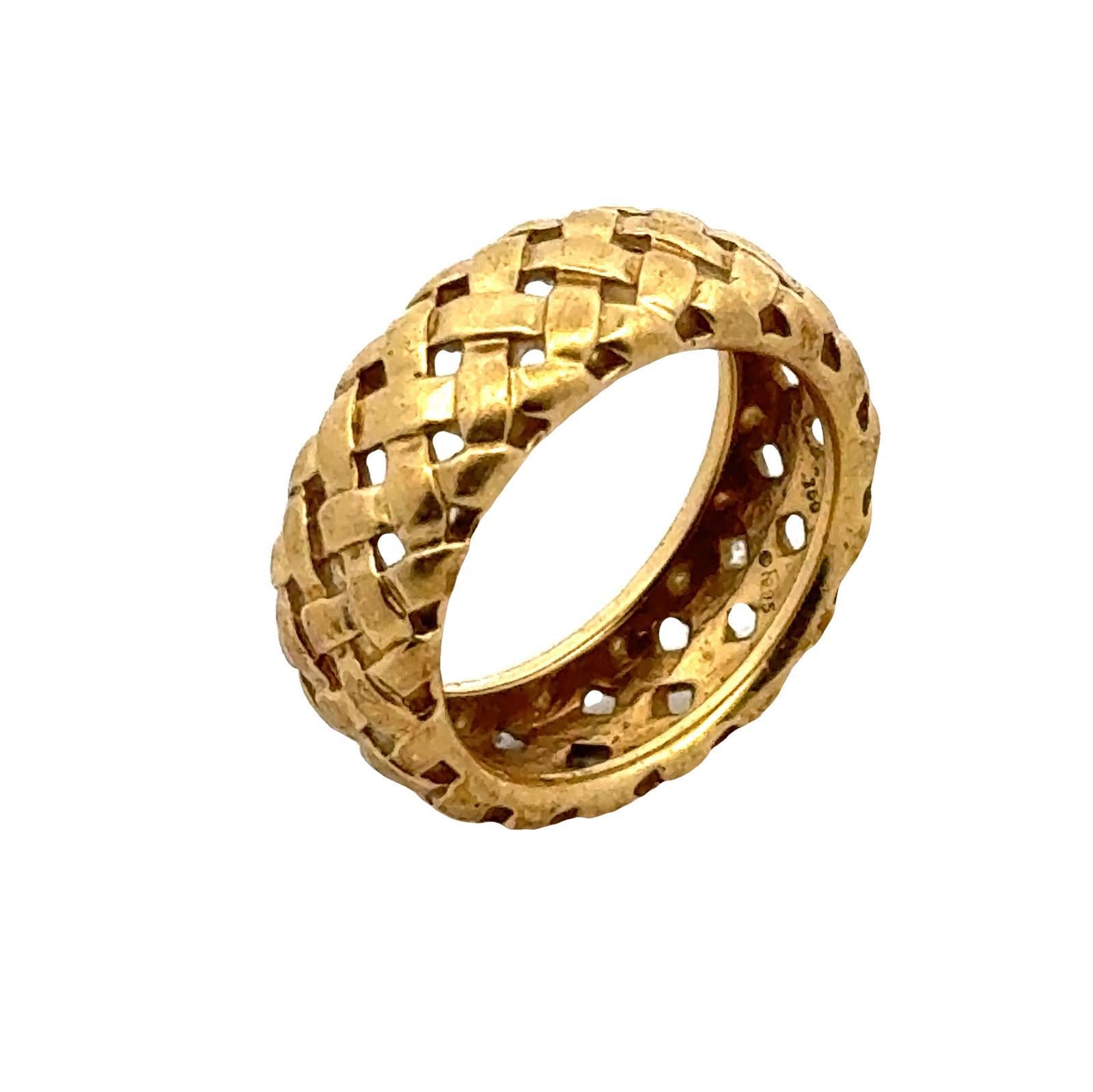 Women's 1995 Tiffany & Co. Basket Weave 18 Karat Yellow Gold Band Ring, Size 8 For Sale