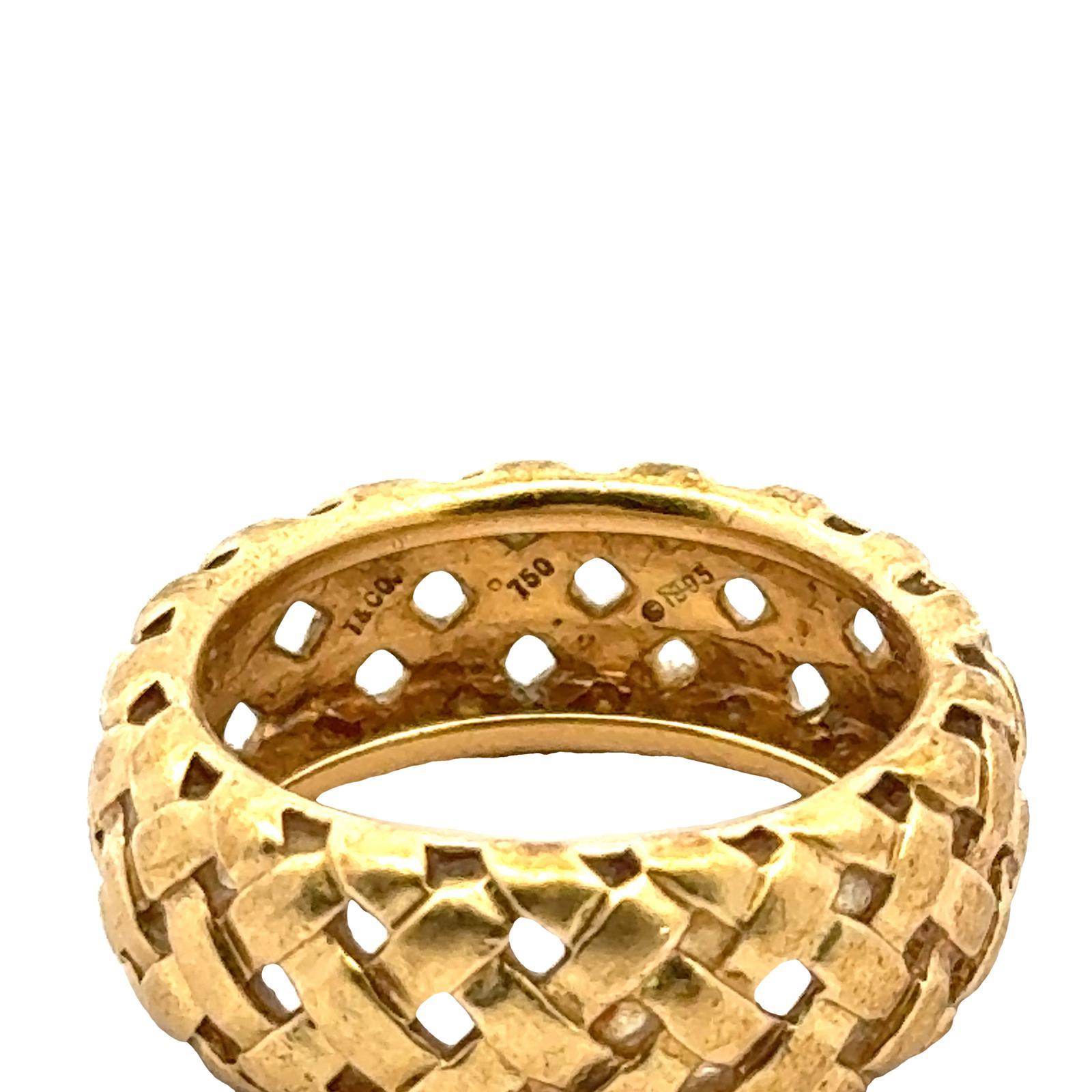 1995 Tiffany & Co. Bague Basket Weave en or jaune 18 carats, taille 8 en vente 2