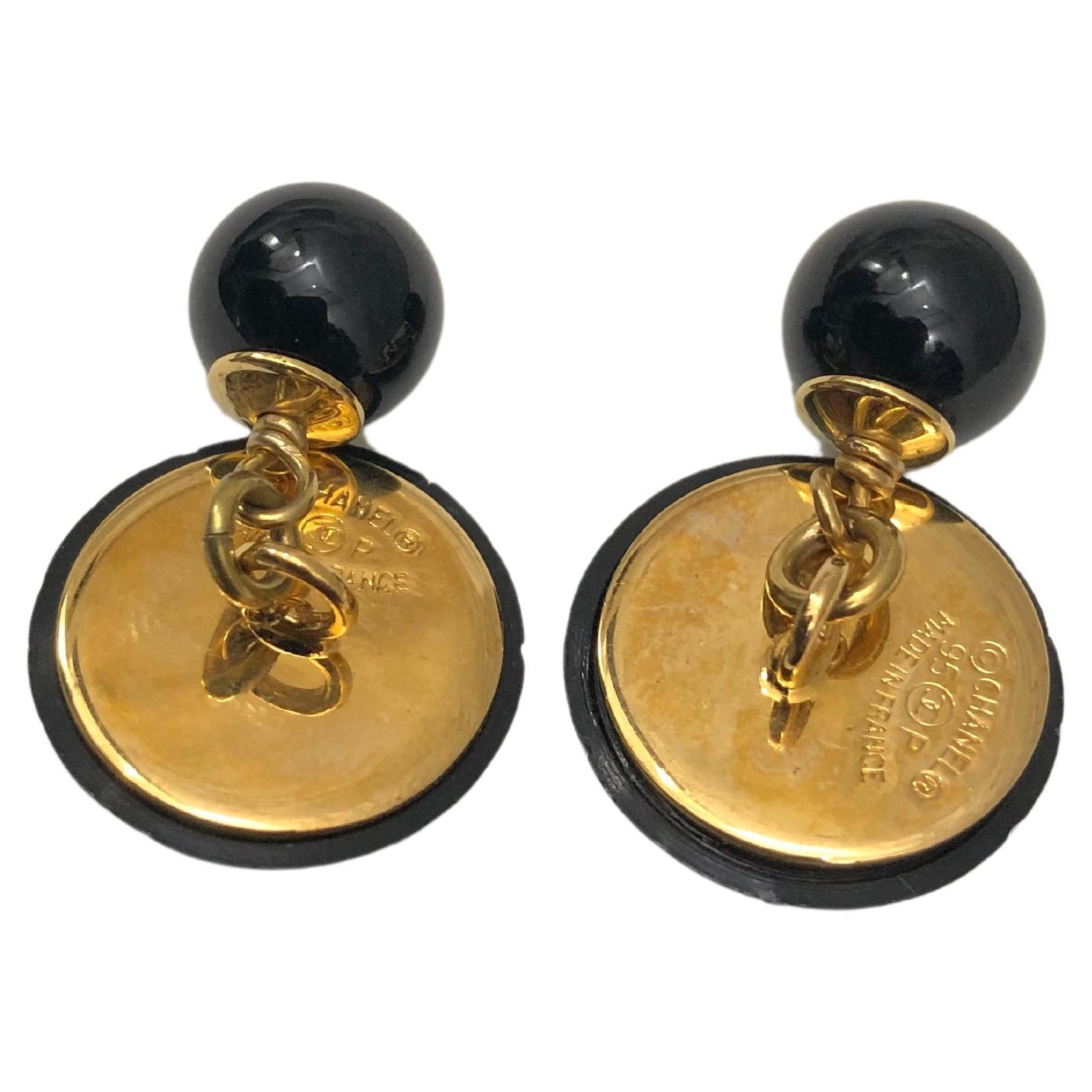 1995 Vintage CHANEL Quilted Resin CC Cufflinks Black Gold Unisex  In Excellent Condition In Bangkok, TH