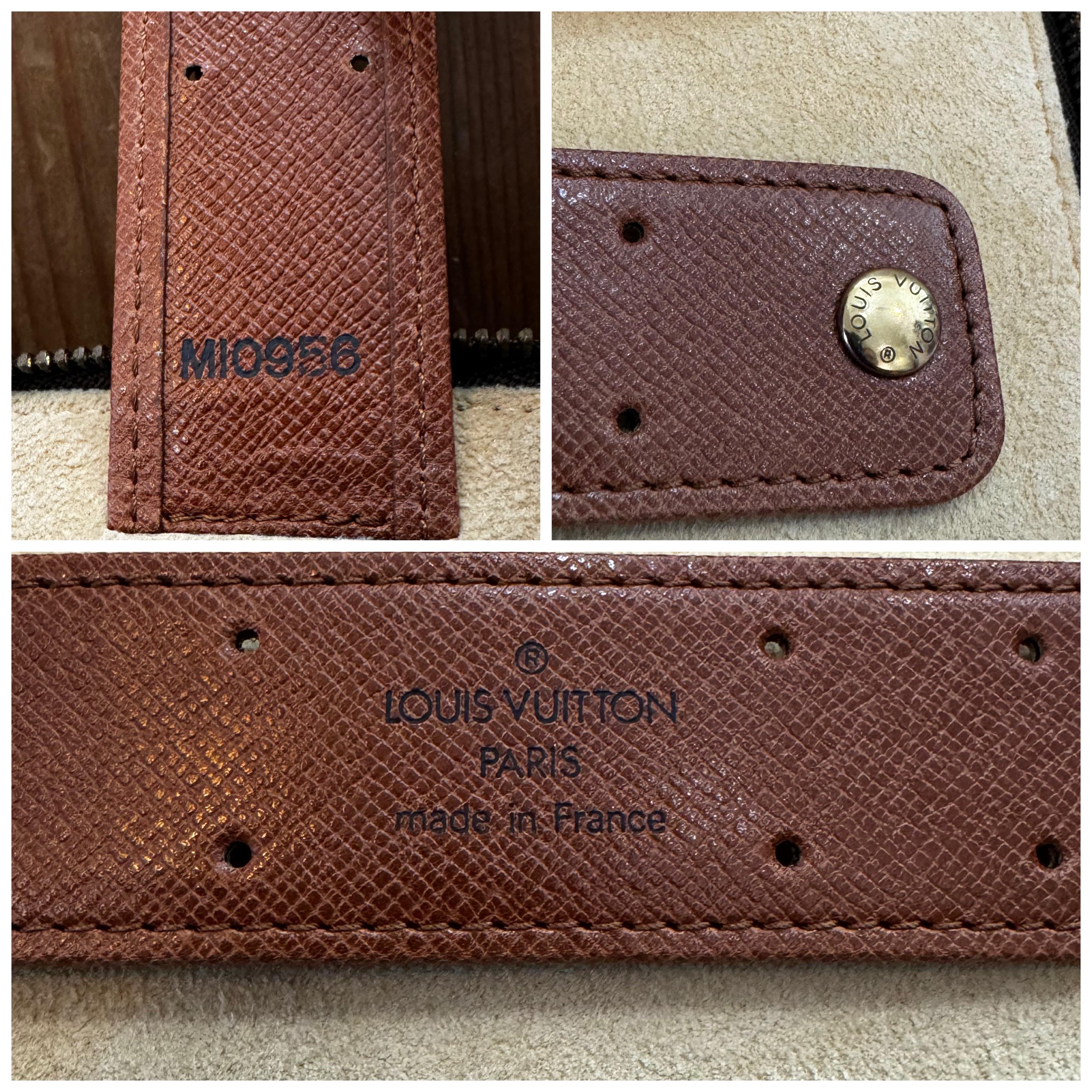 1990s Vintage LOUIS VUITTON Monogram Canvas Jewelry Case In Good Condition In Bangkok, TH