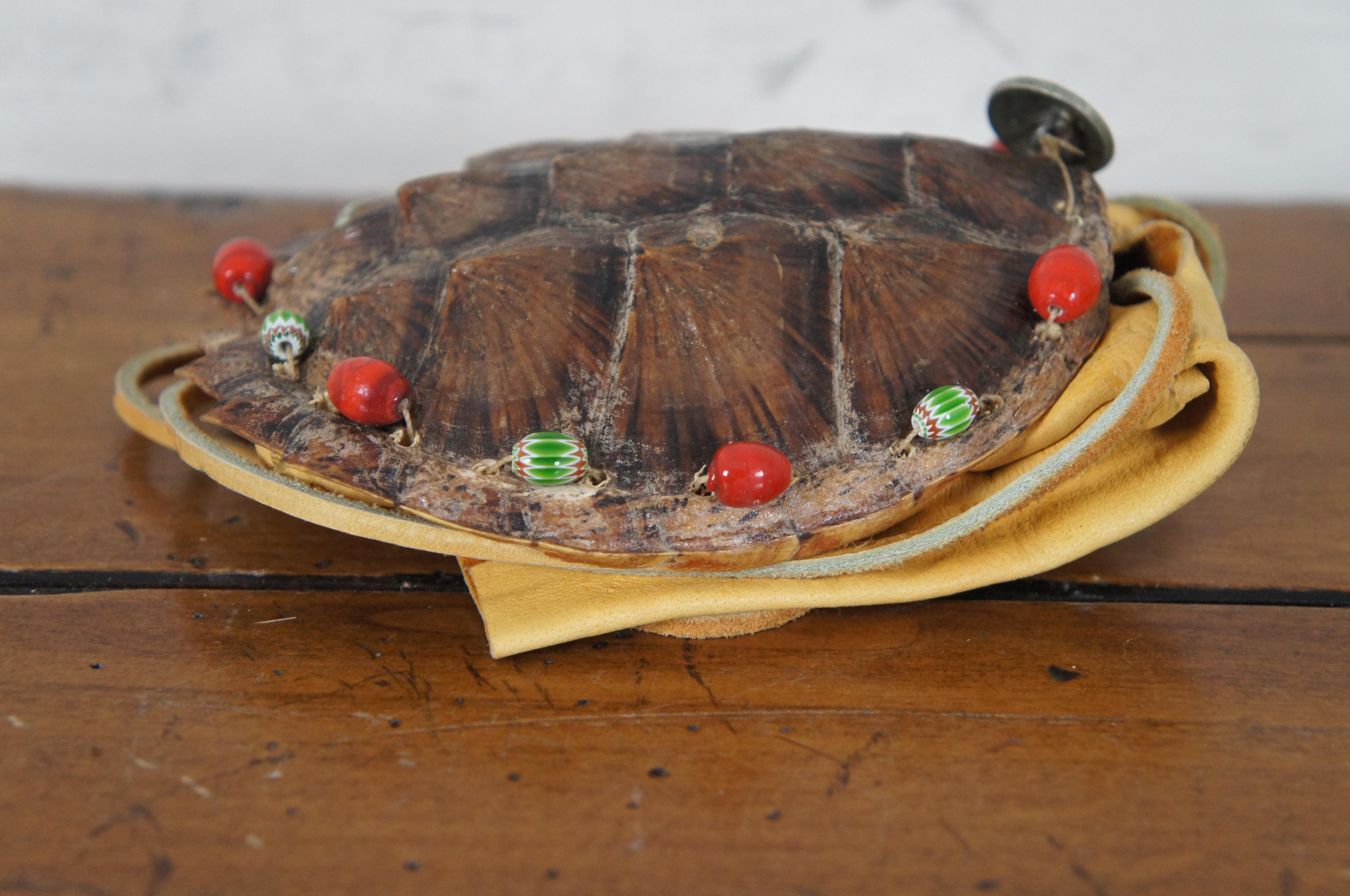 Vintage Südwestliche Schildkröten Medizin-Tasche/ Beutel aus Nickel mit Perlen im Angebot 1