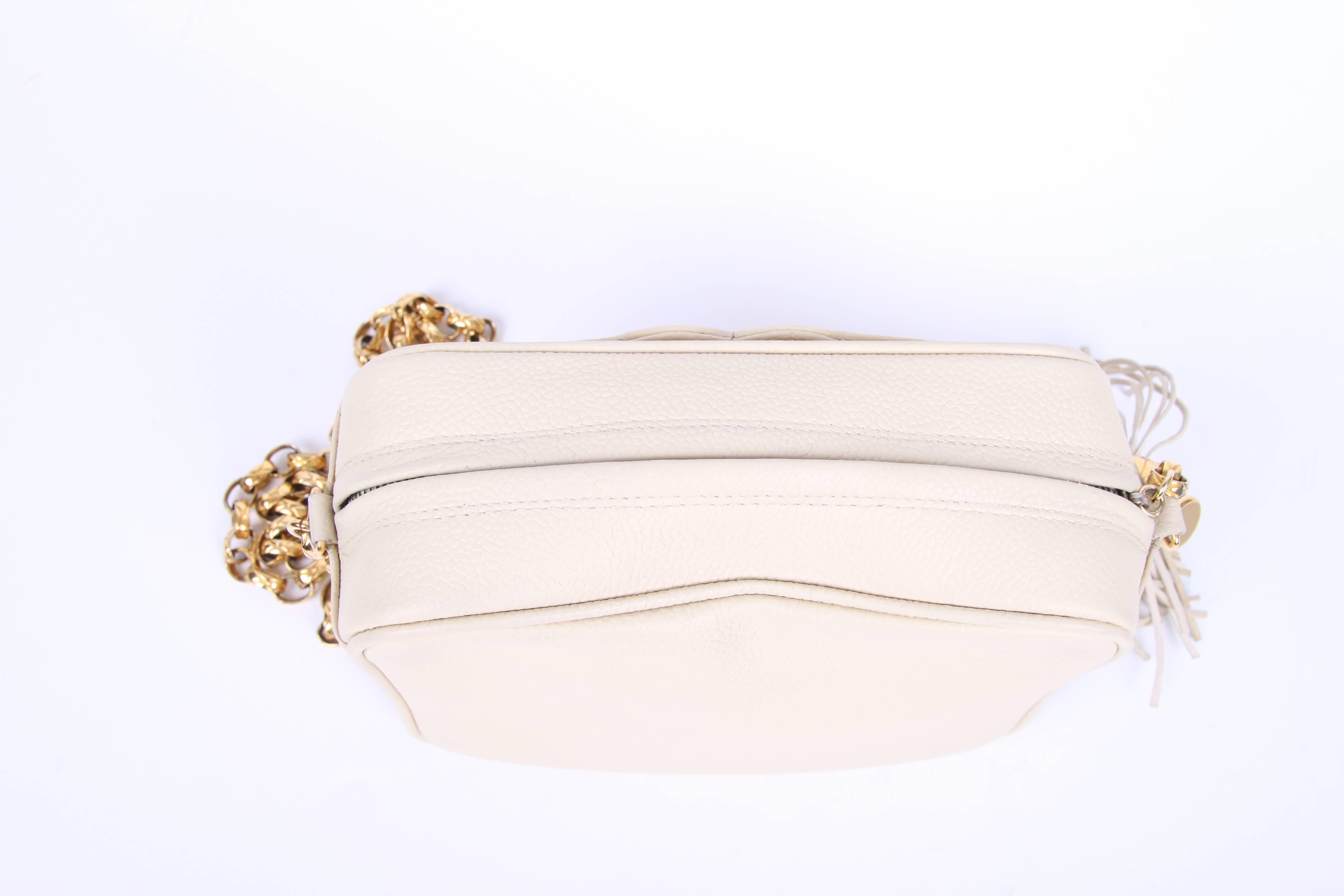 1995/1996 Vintage Chanel Camera Bag - ivory leather In Fair Condition For Sale In Baarn, NL