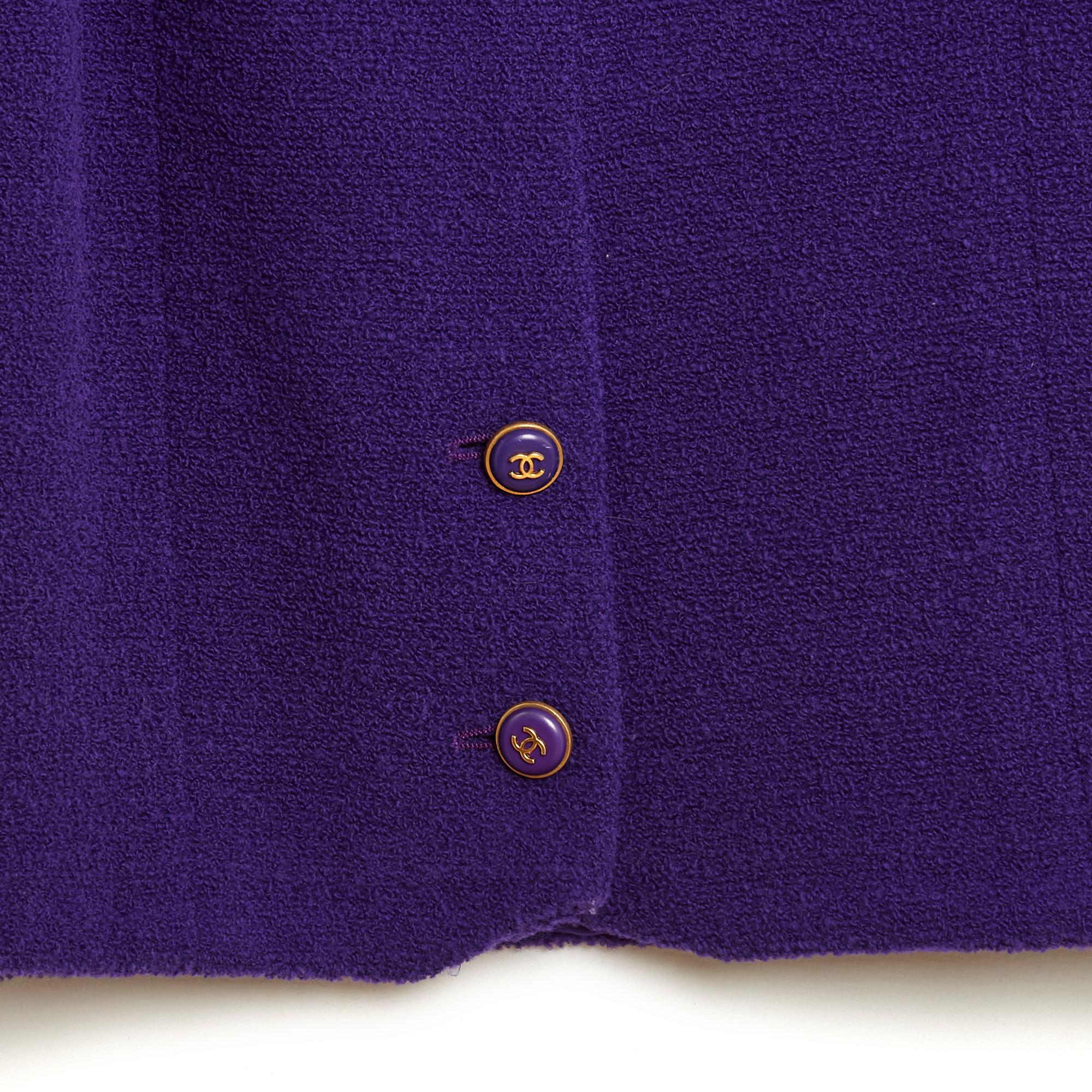 1995FW Chanel Purple Wool Bouclette Jacket Set FR34/36 For Sale 3