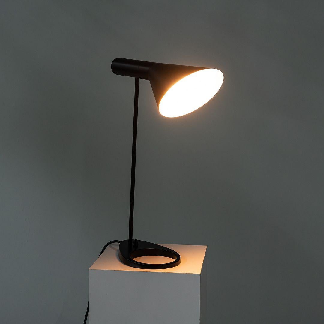 1996 Arne Jacobsen for Louis Poulsen AJ Desk / Table Lamp in Black For Sale 4