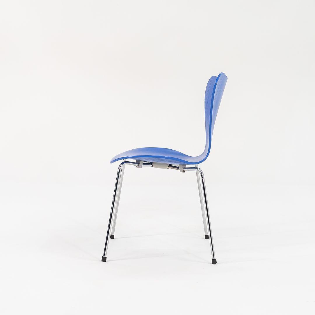 1996 Arne Jacobsen Chaise Fritz Series 7 en hêtre bleu Modèle 3107 Ensembles disponibles Bon état - En vente à Philadelphia, PA