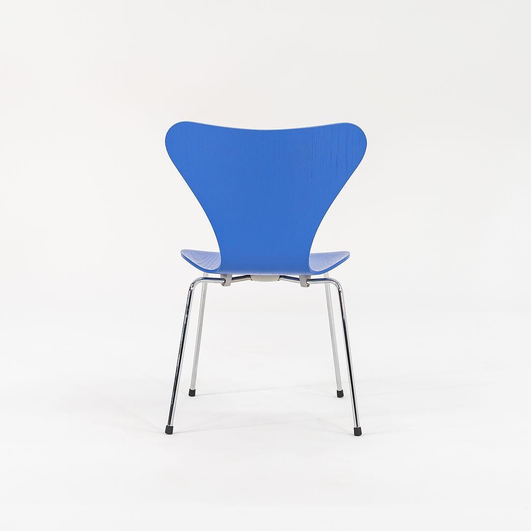 Acier 1996 Arne Jacobsen Chaise Fritz Series 7 en hêtre bleu Modèle 3107 Ensembles disponibles en vente