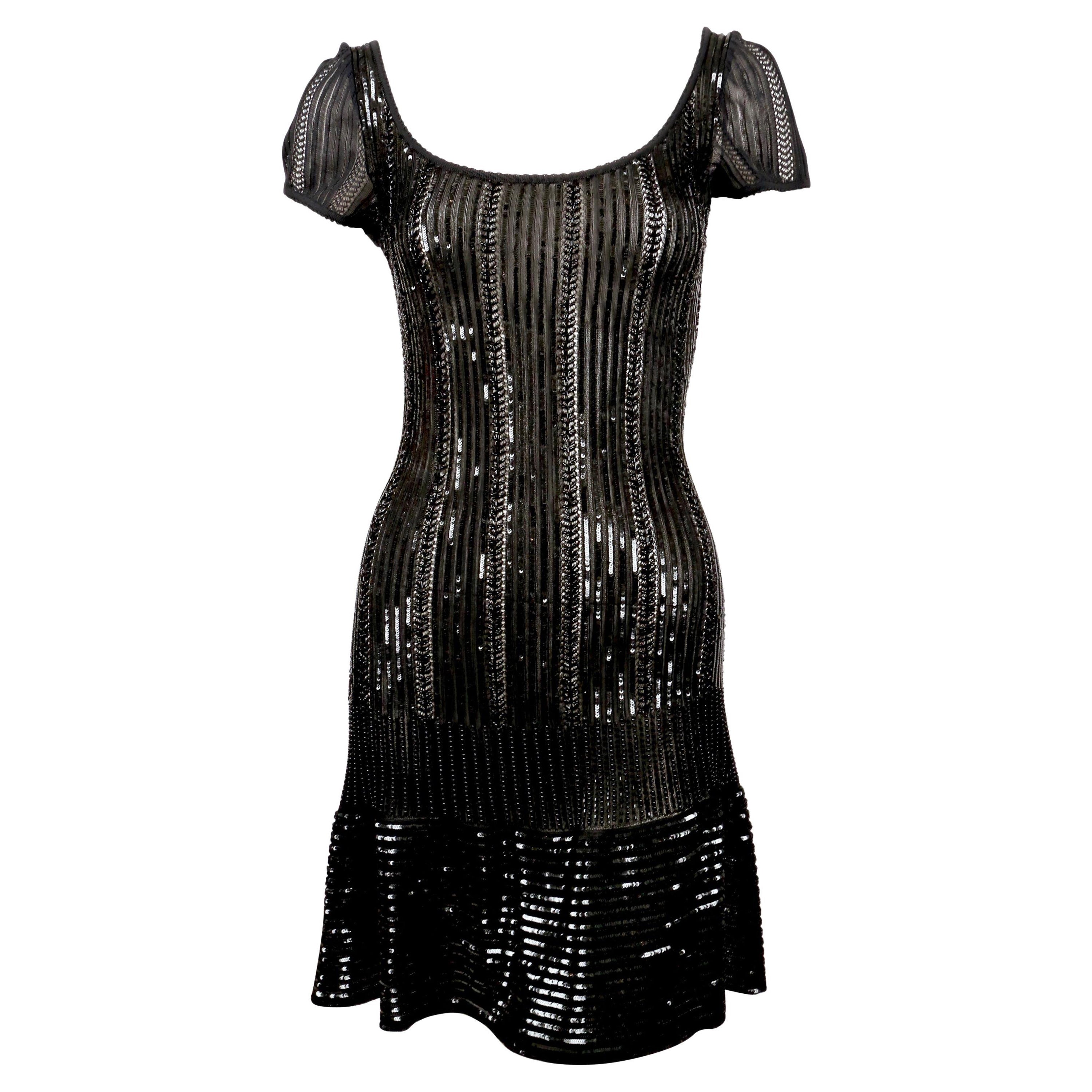 AZZEDINE ALAÏA - Robe noire perlée et à micro sequins, 1996