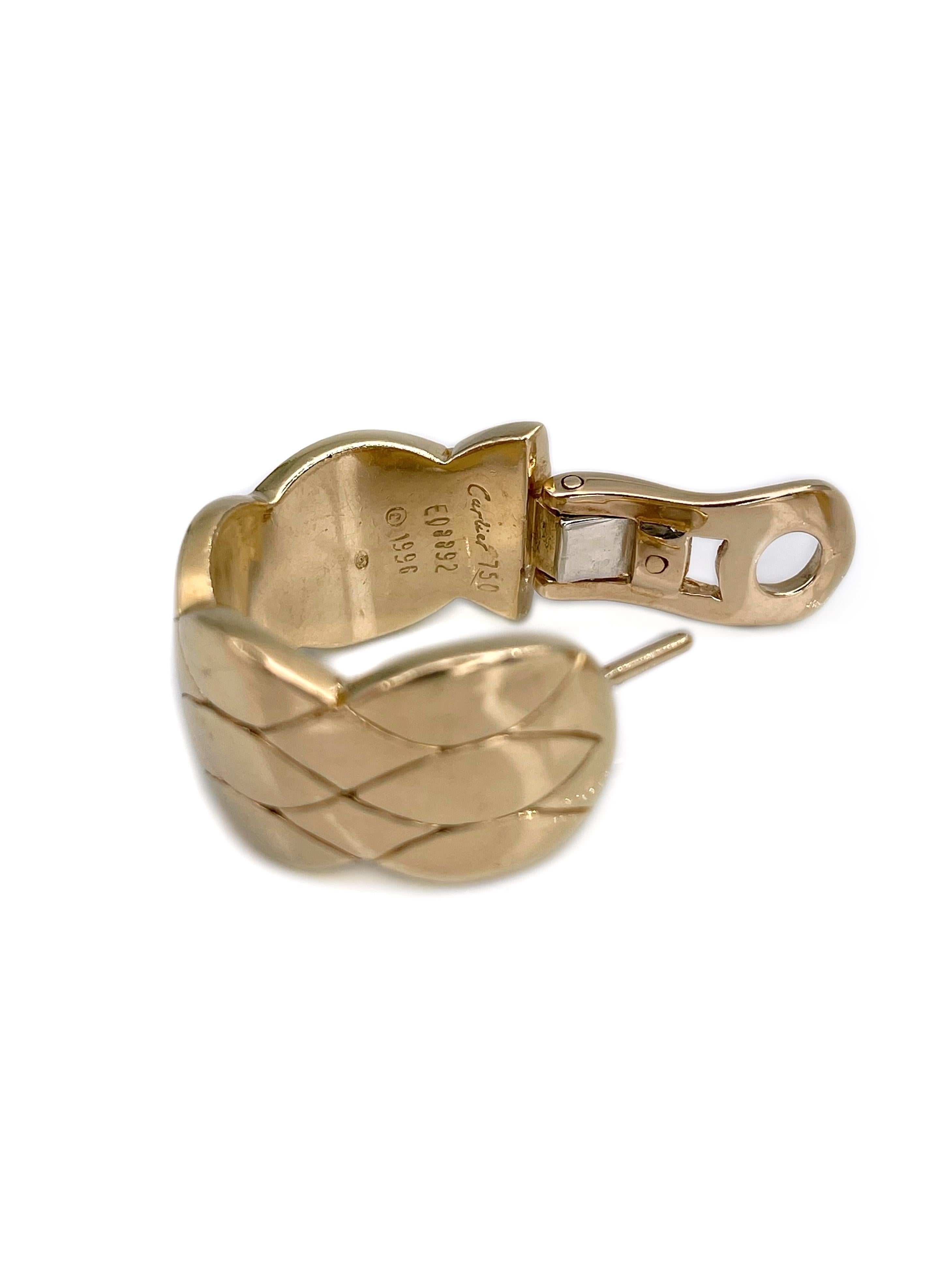 1996 Boucles d'oreilles Cartier en or jaune 18 carats à motif matelassé Bon état - En vente à Vilnius, Vilniaus apskr.
