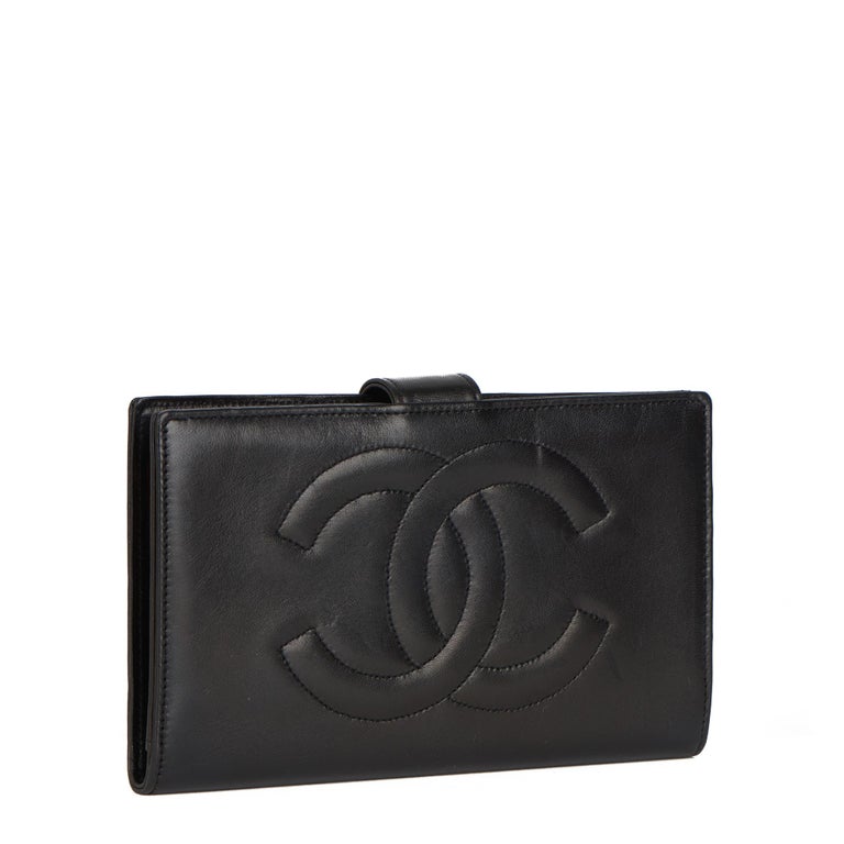 CHANEL
Black Lambskin Vintage Timeless Long Wallet

Xupes Reference: HB4167
Serial Number: 4001786
Age (Circa): 1996
Accompanied By: Authenticity Card
Authenticity Details: Authenticity Card, Serial Sticker (Made in France)
Gender: Ladies
Type: