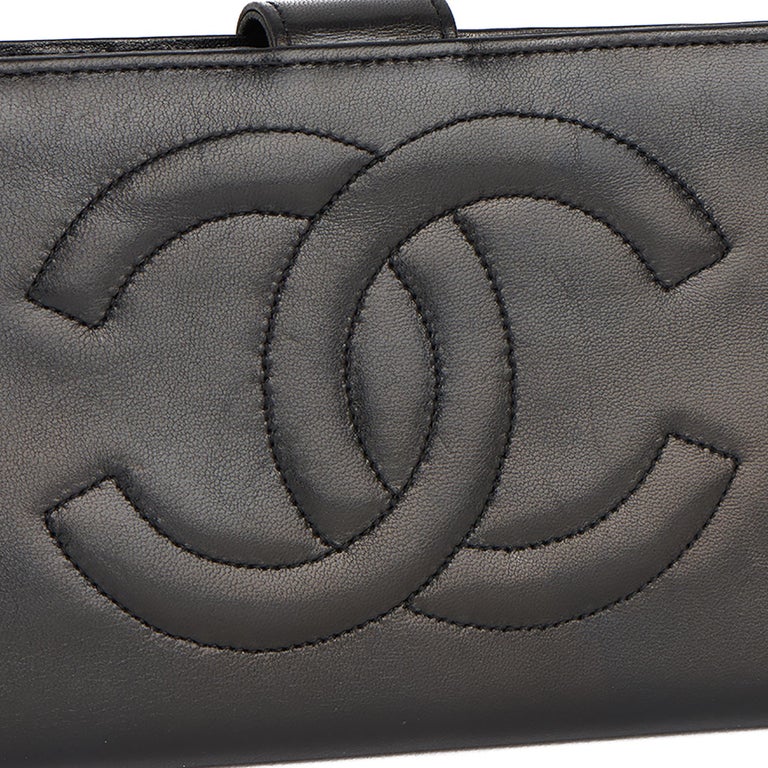 1996 Chanel Black Lambskin Vintage Timeless Long Wallet  For Sale 3