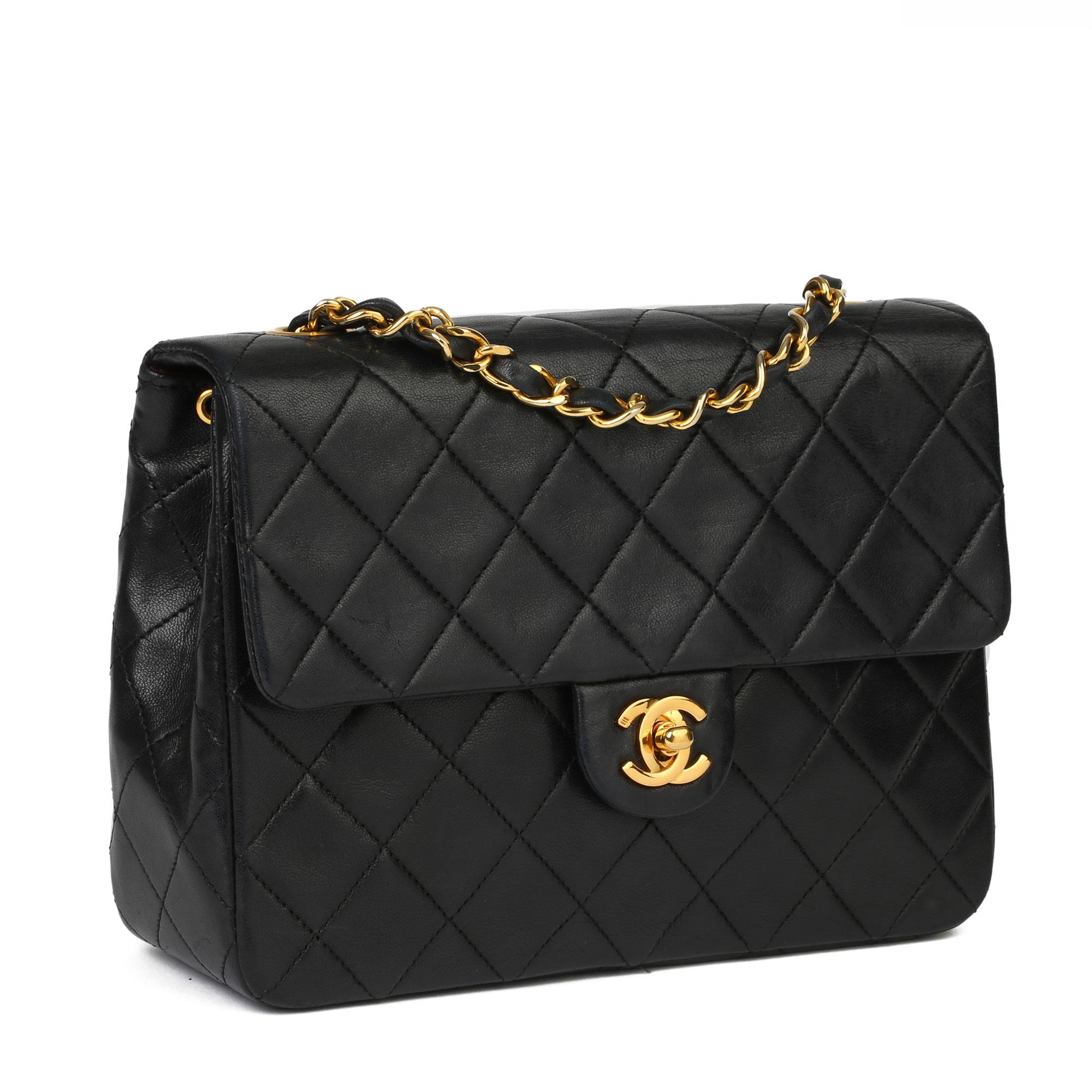 1996 Chanel Schwarze Mini-Klappentasche aus gestepptem Lammfell 6