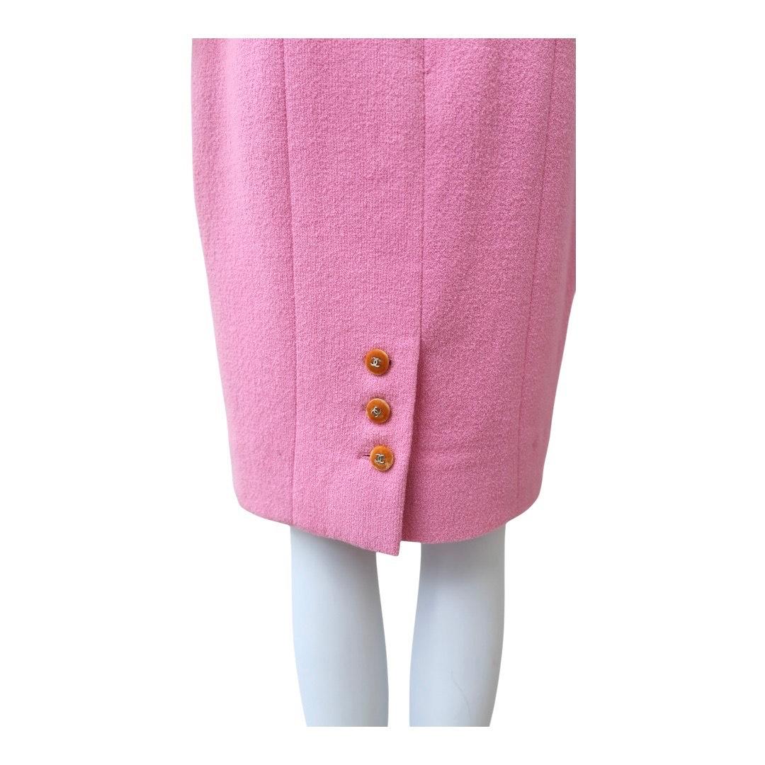 Women's 1996 CHANEL Pink Wool Pencil Skirt with Orange Waistband Trim For Sale