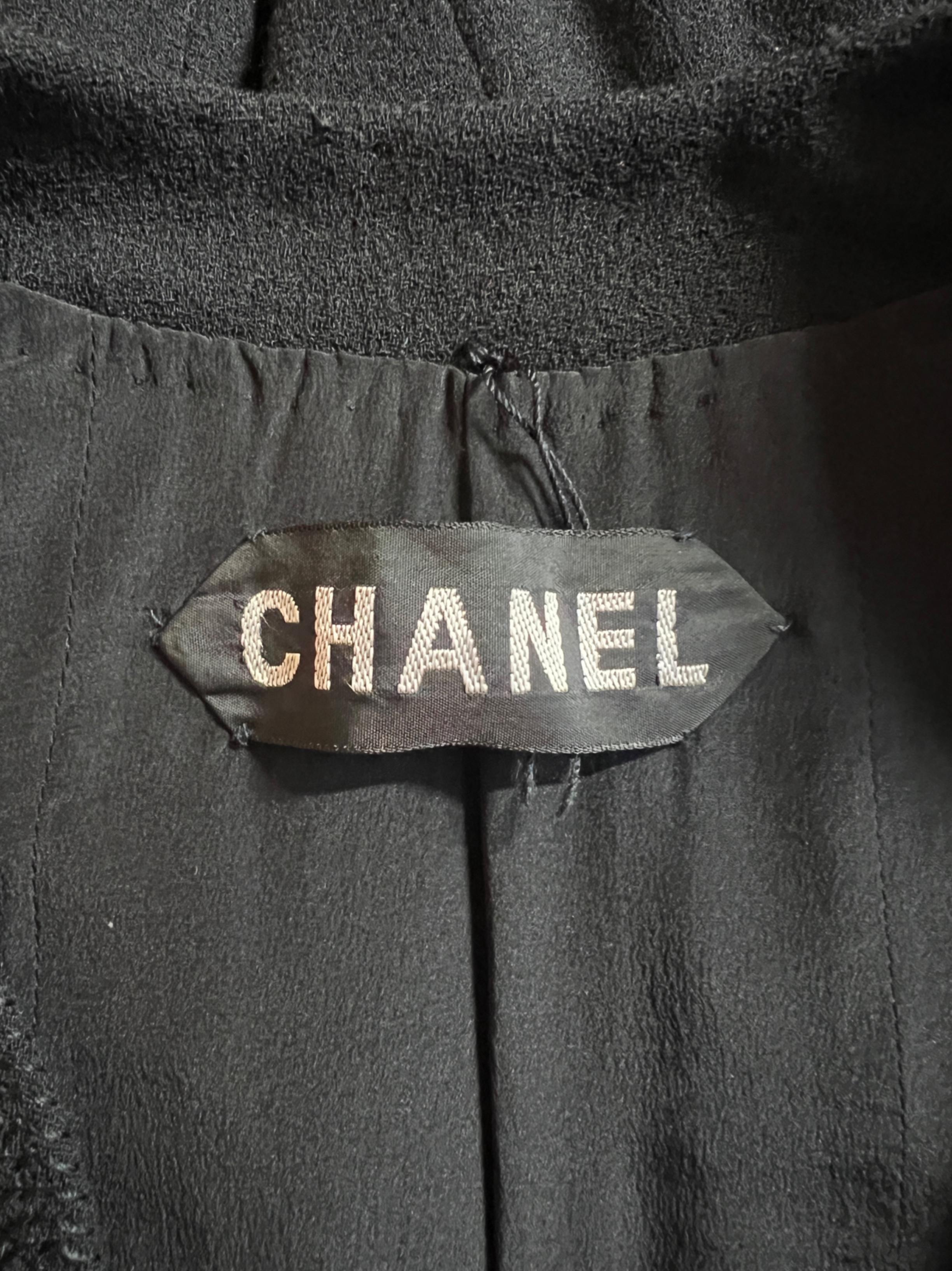 1996 Chanel: passerella documentata Haute Couture Tuta e giacca nera in vendita 2