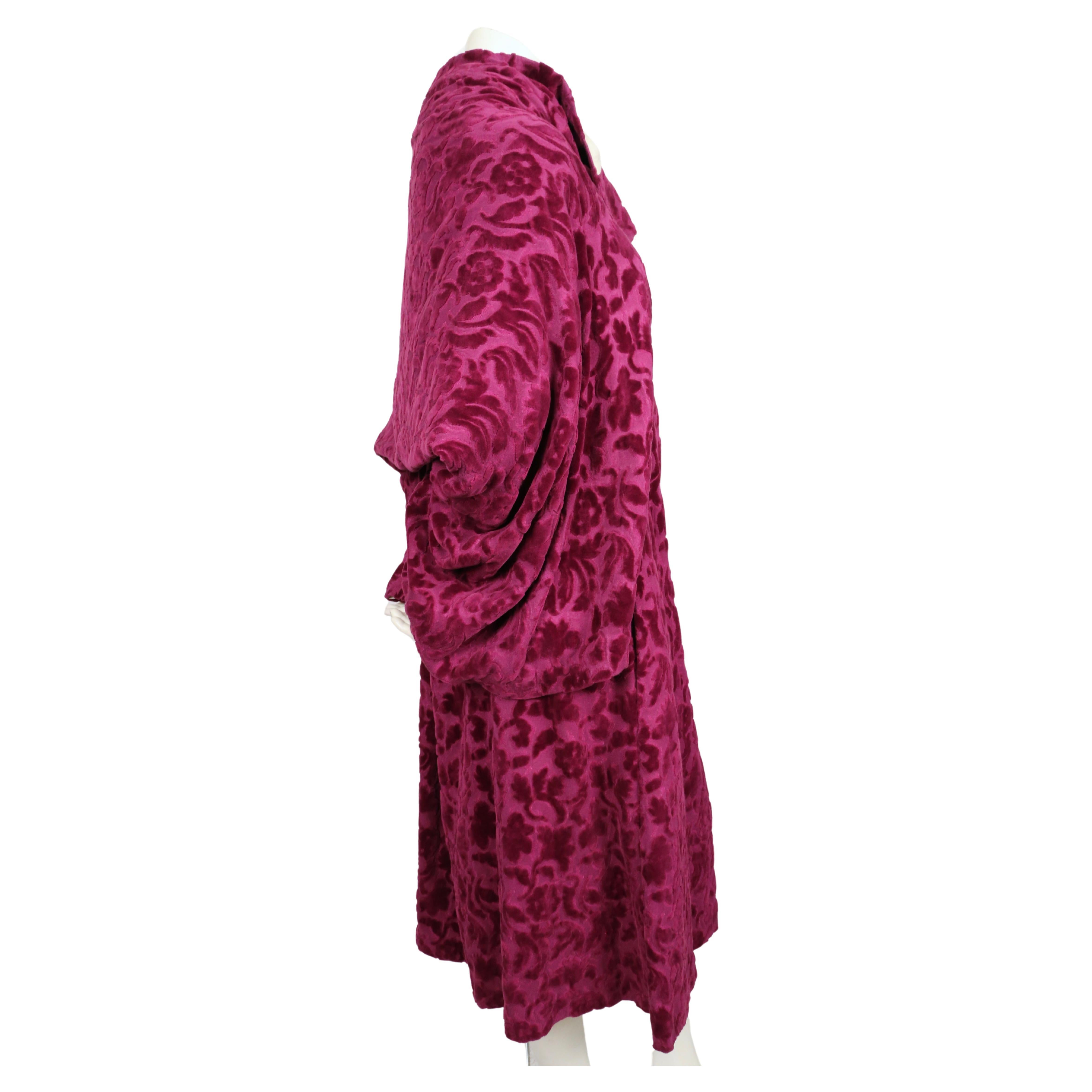 1996 COMME DES GARCONS flocked velvet wrap RUNWAY coat with  In Good Condition For Sale In San Fransisco, CA