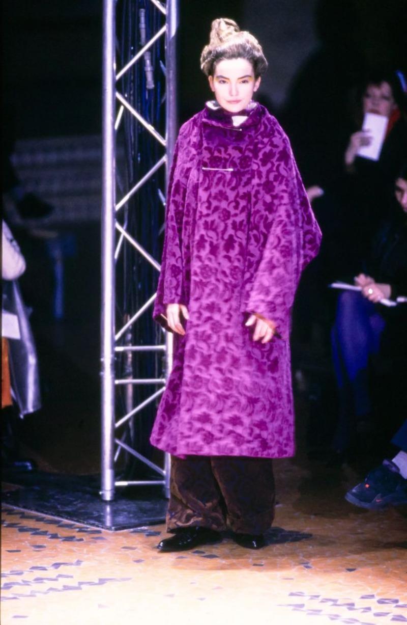 1996 COMME DES GARCONS flocked velvet wrap RUNWAY coat with  For Sale 4