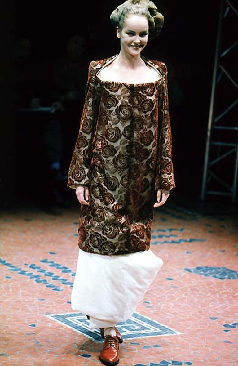 1996 COMME DES GARCONS flocked velvet wrap RUNWAY jacket with padding  For Sale 1