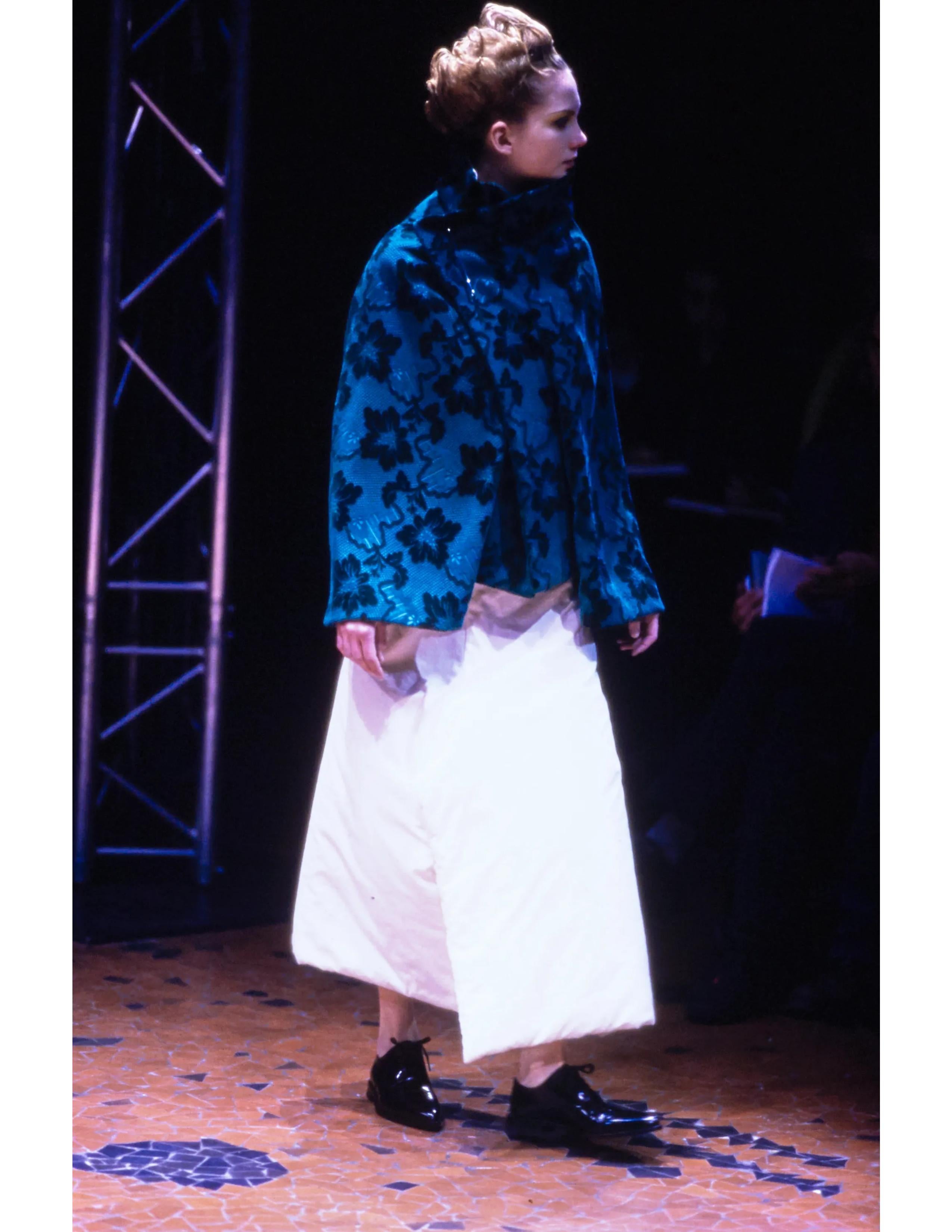 1996 COMME DES GARCONS flocked velvet wrap RUNWAY jacket with padding  For Sale 3
