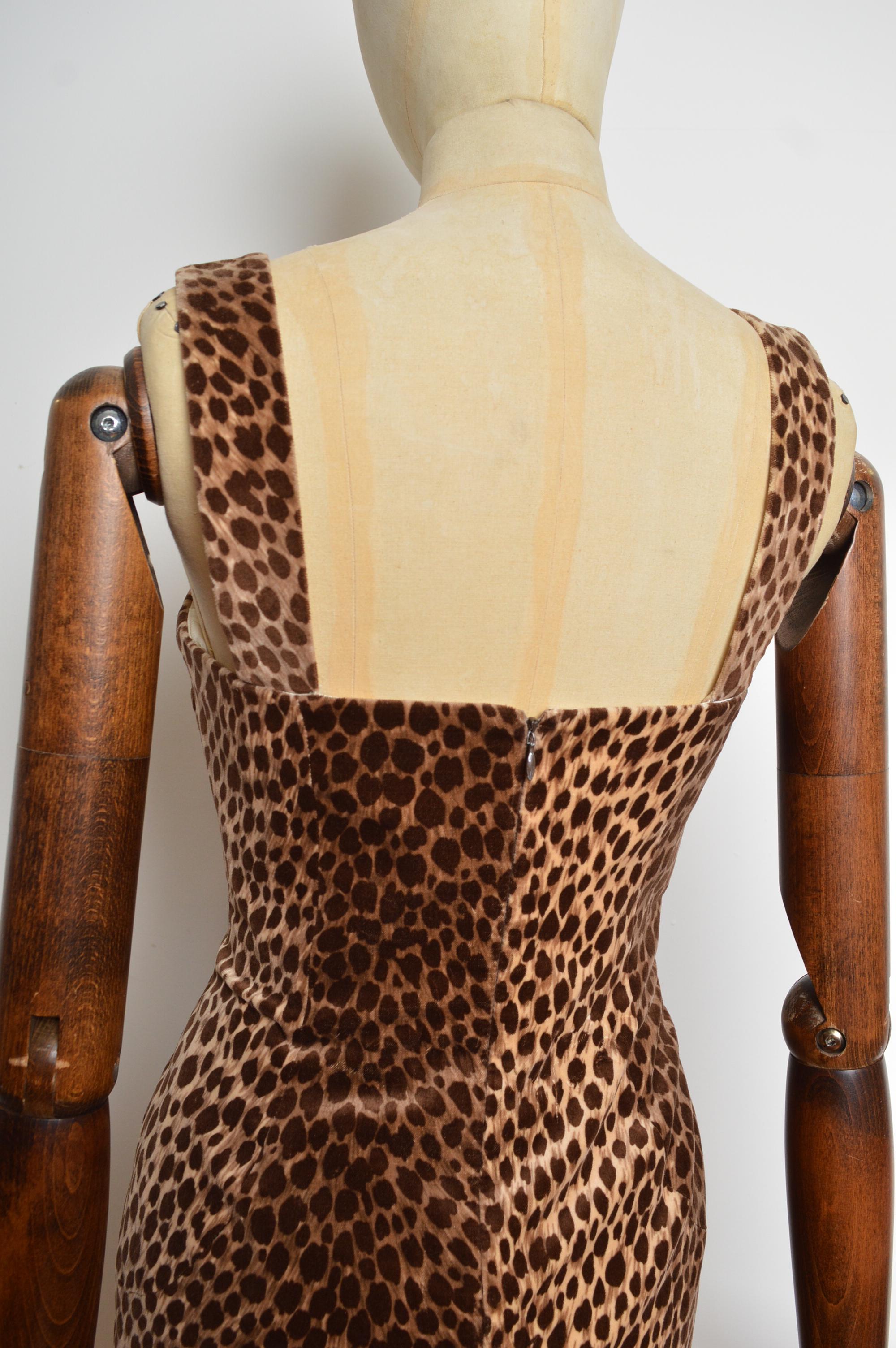 Dolce & Gabbana, robe pin-up en velours imprimé guépard à motifs léopard, 1996 en vente 7