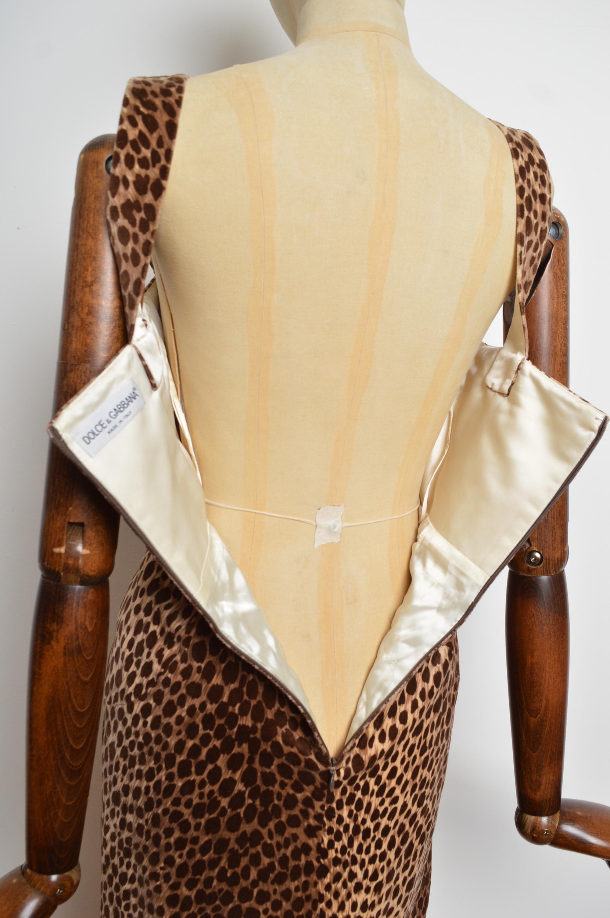 Dolce & Gabbana, robe pin-up en velours imprimé guépard à motifs léopard, 1996 en vente 8