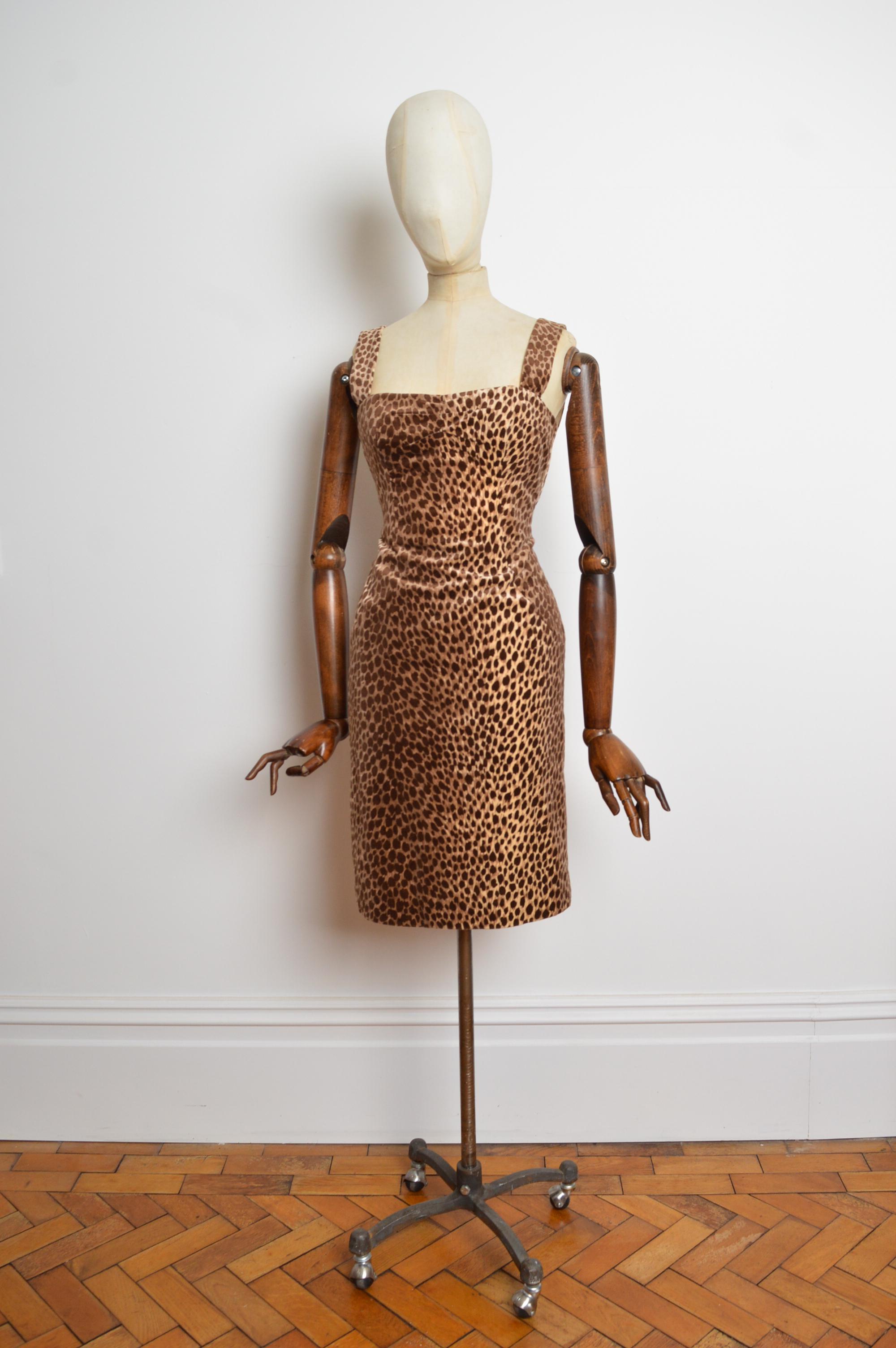 Sublime mini robe en velours structuré Dolce & Gabbana 1996, dans un élégant tissu à imprimé 
