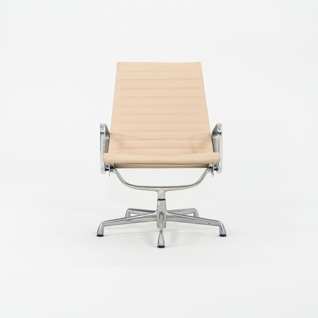 1996 Herman Miller Eames Aluminum Group Lounge Chair in Tan Leather Antler Base For Sale 4