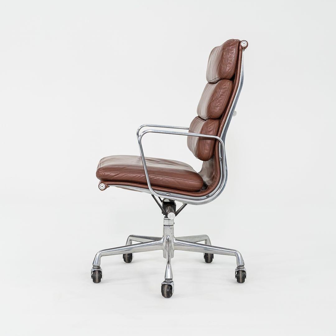 1996 Herman Miller Eames Soft Pad Chefsessel Brown Leder 2x vorhanden im Zustand „Gut“ im Angebot in Philadelphia, PA