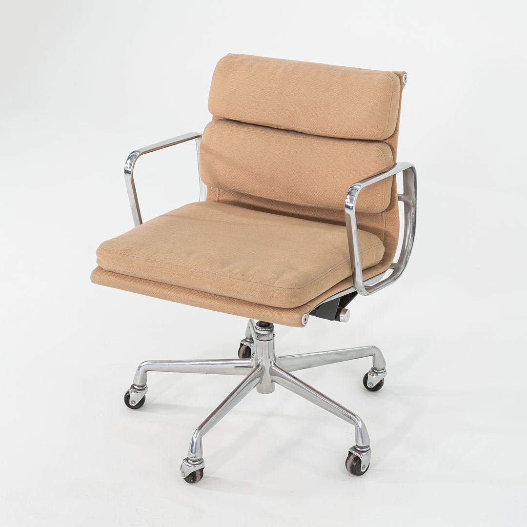 1996 Herman Miller Eames Soft Pad Management Desk Chairs in Tan Hopsack Fabric 2