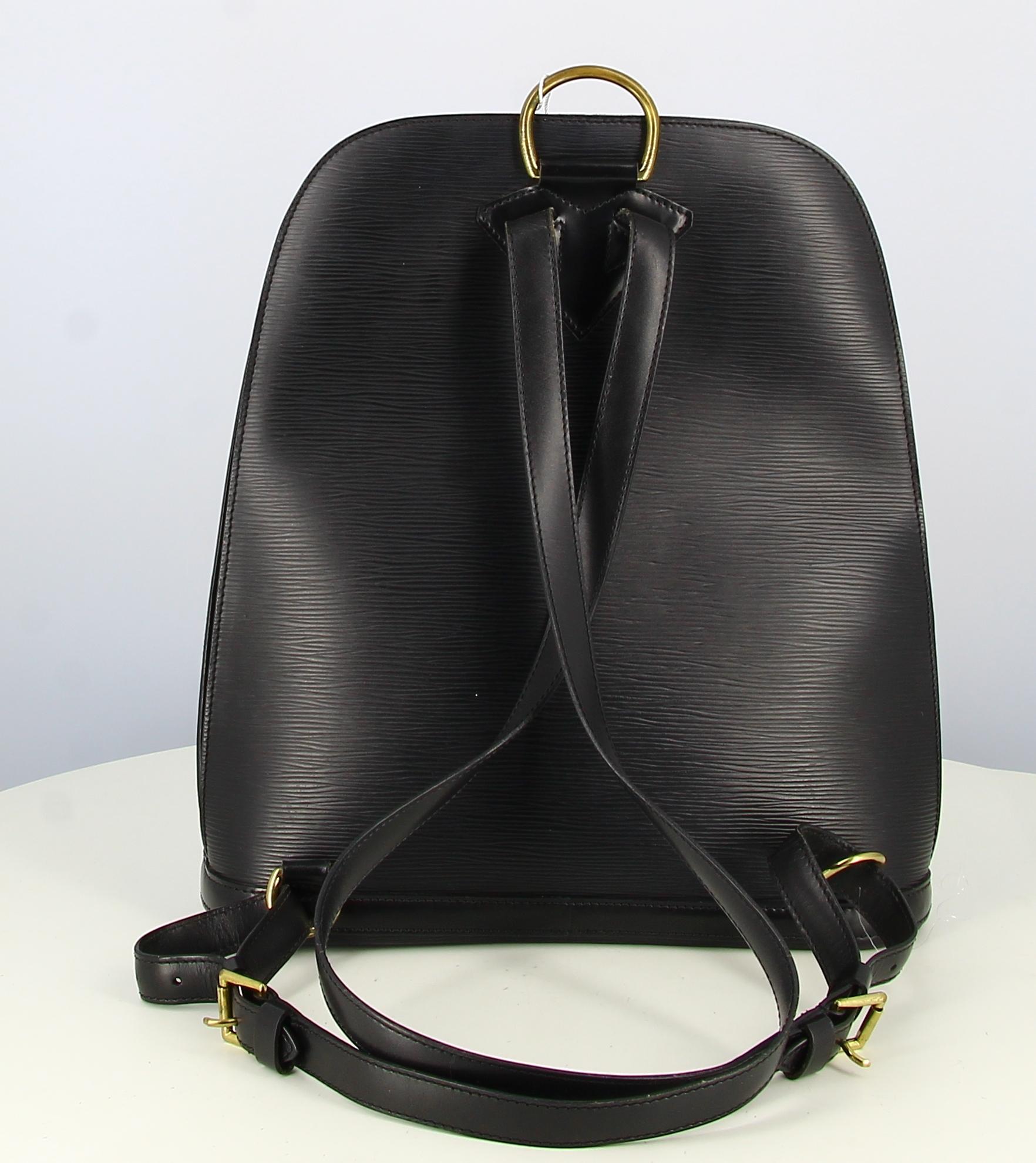 1996 Louis Vuitton Gobelins Backpack Leather Epi Black

- Very good condition. Shows signs of wear over time.
- Louis Vuitton Backpack
- Black epi leather
- Two black leather straps
