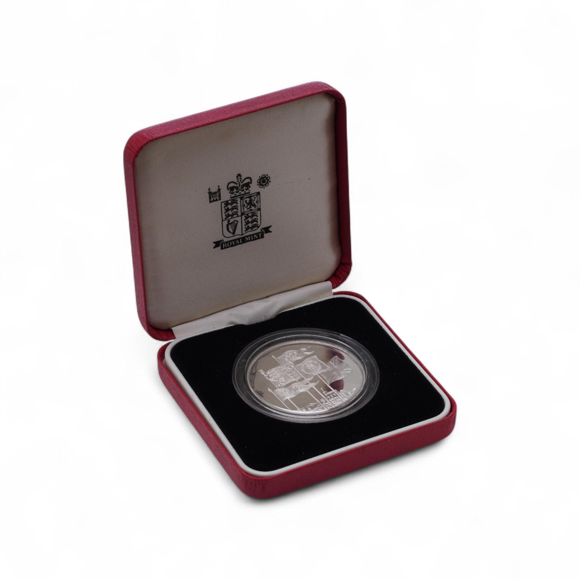 1996 Queen Elizabeth II 70th Birthday £5 Silver Proof Crown – Royal Mint Box For Sale 2