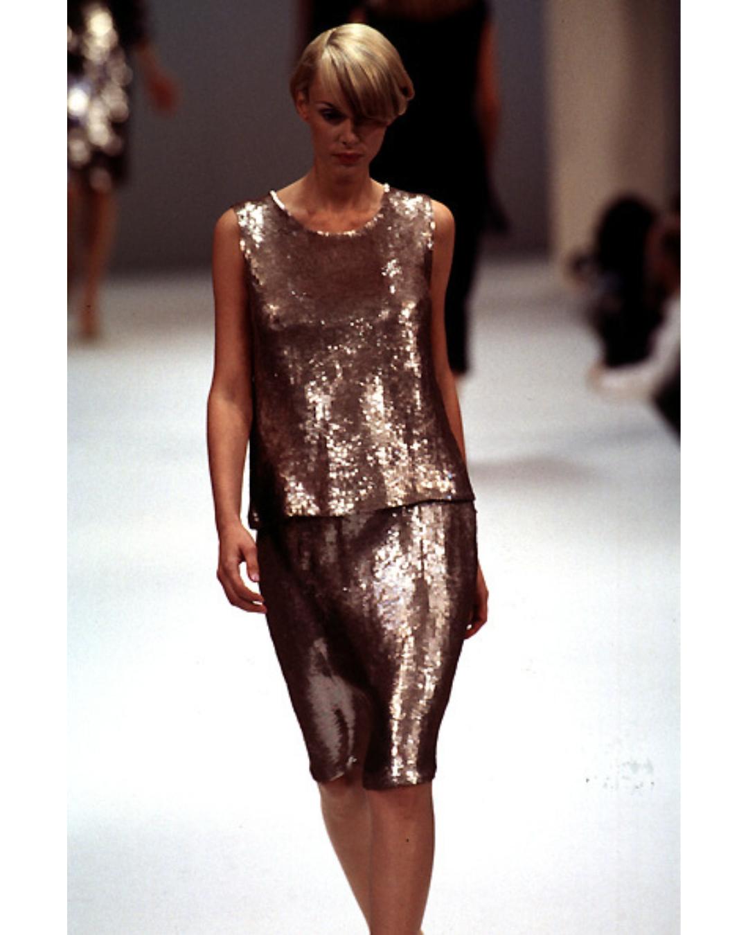 Katharine Hamnett, mini-jupe et haut à sequins argentés, défilé 1996 en vente 3