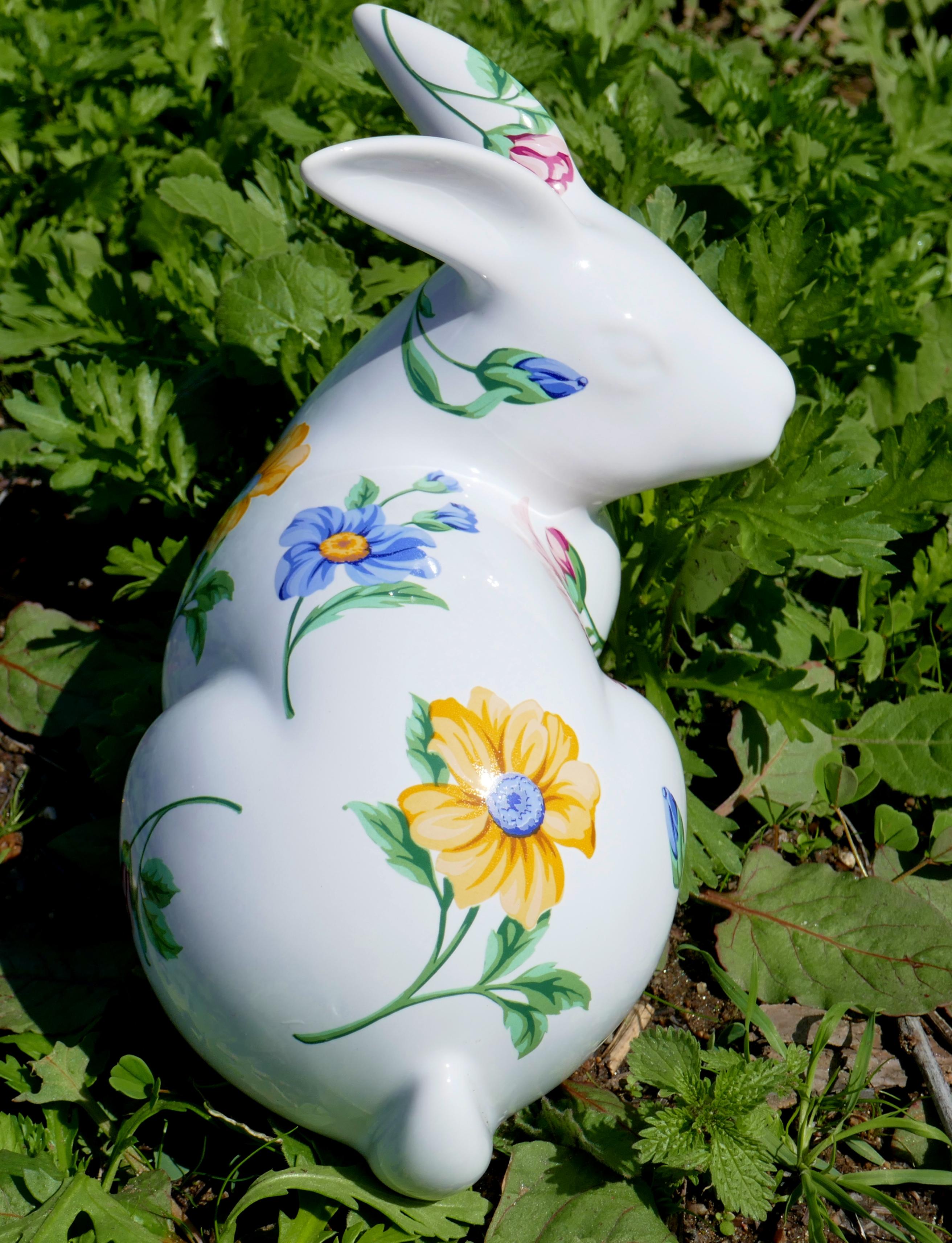 1996 Sintra entworfen von Tiffany & Co Porzellan Frühlingsblumen Kaninchenfigur, Kaninchenfigur (Portugiesisch) im Angebot