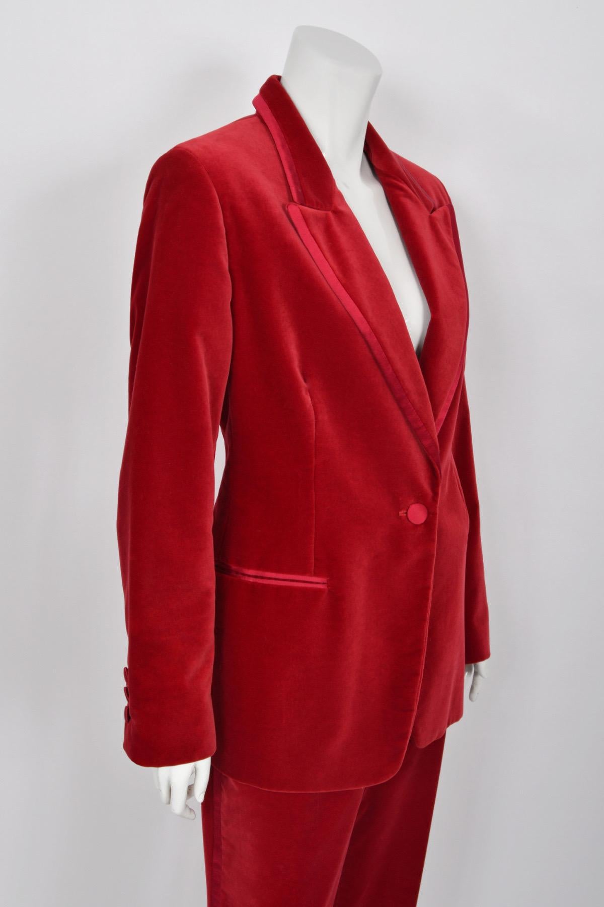 1996 Tom Ford for Gucci Red Velvet 'Gwyneth Paltrow' Tailored Jacket Pantsuit For Sale 8
