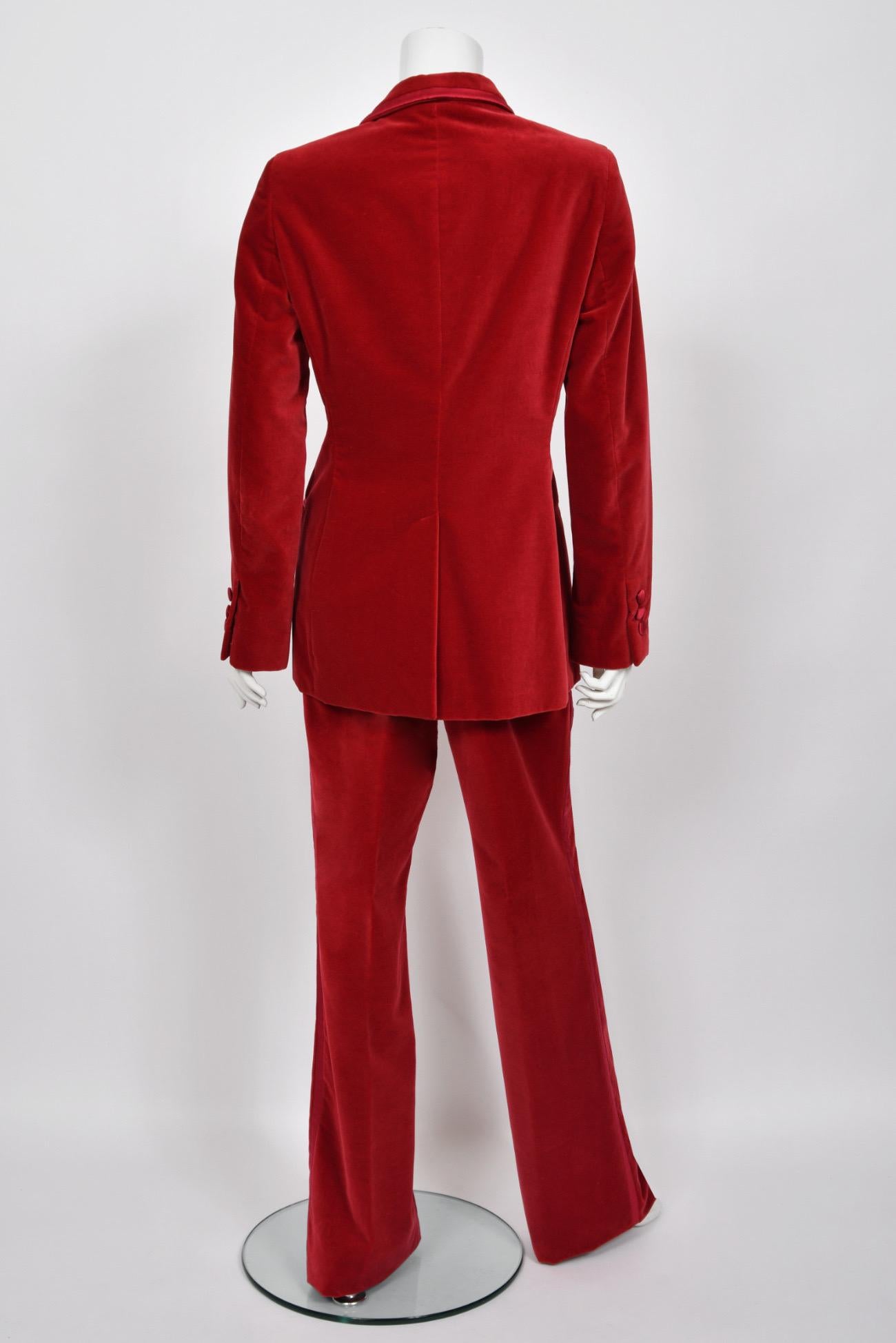 1996 Tom Ford for Gucci Red Velvet 'Gwyneth Paltrow' Tailored Jacket Pantsuit For Sale 13
