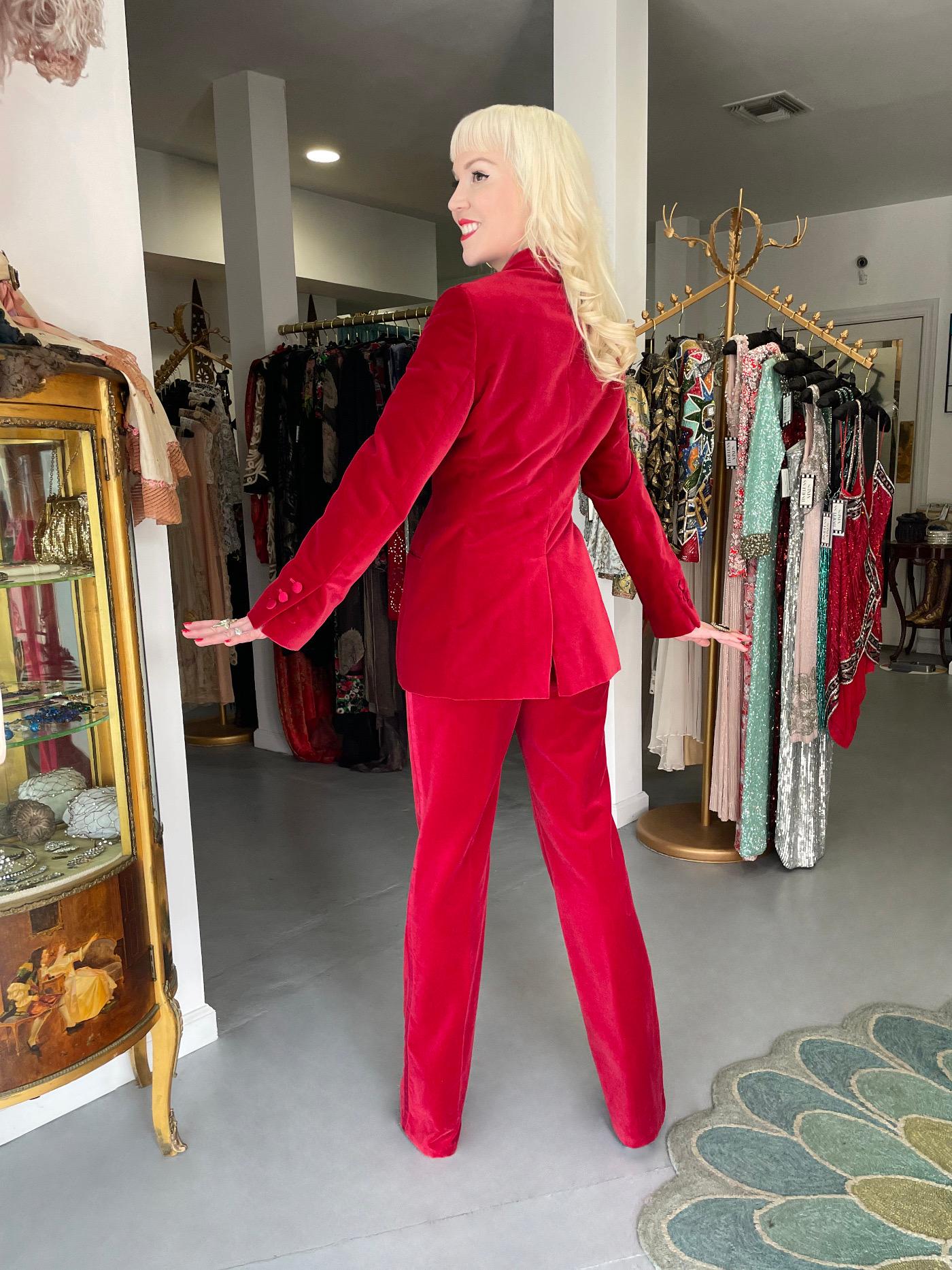 1996 Tom Ford for Gucci Red Velvet 'Gwyneth Paltrow' Tailored Jacket Pantsuit For Sale 15
