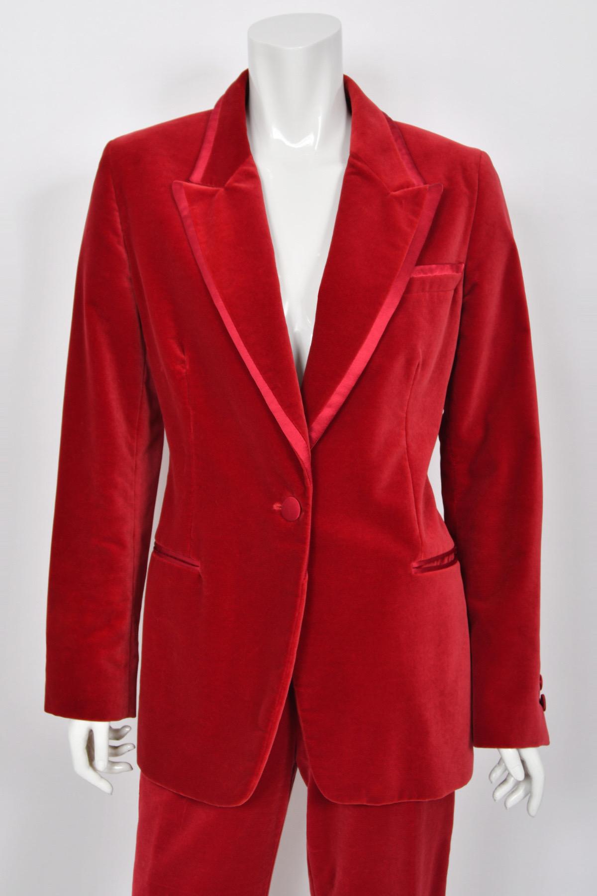 1996 Tom Ford for Gucci Red Velvet 'Gwyneth Paltrow' Tailored Jacket Pantsuit For Sale 2