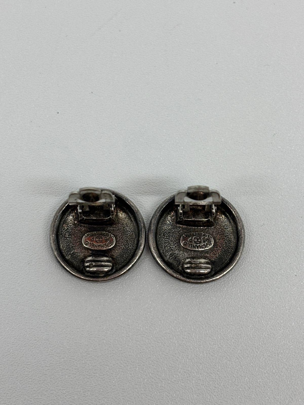 Femenino o masculino Pendientes de clip con botón CC de rutenio vintage de 1996 en venta