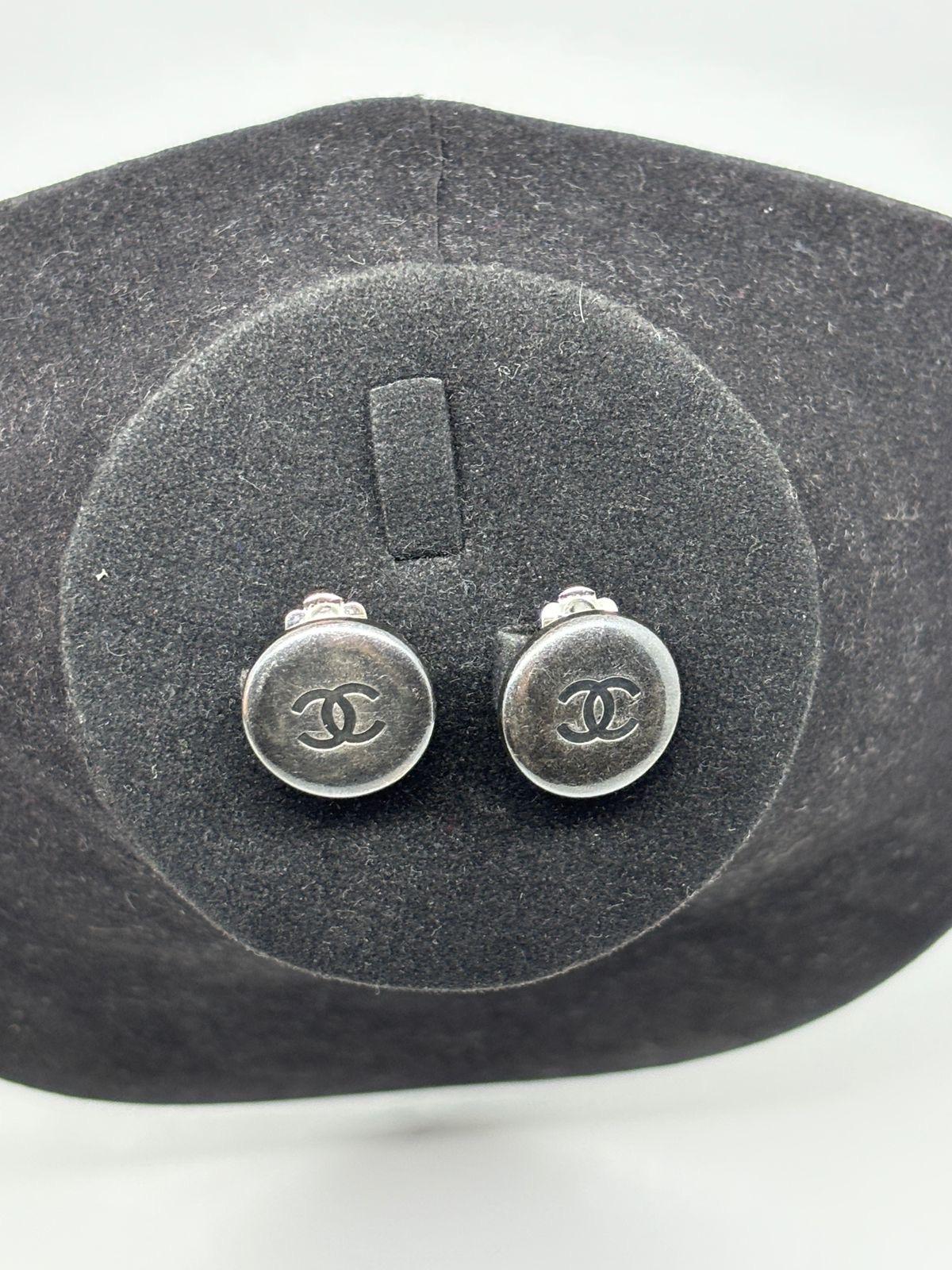 Pendientes de clip con botón CC de rutenio vintage de 1996 en venta 1