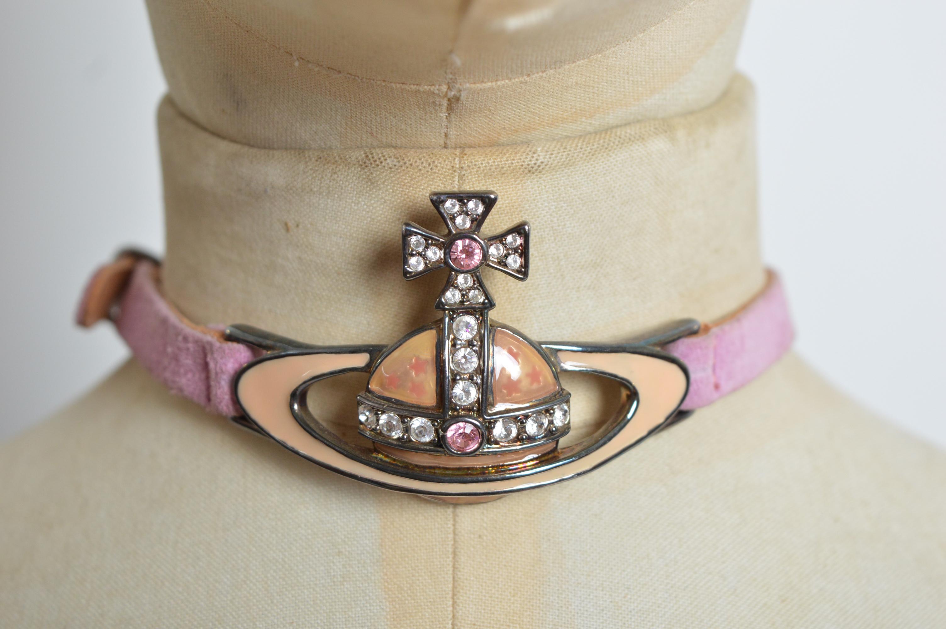 Women's 1996 Vivienne Westwood Pink Rhinestone Orb Suede Choker - Necklace For Sale
