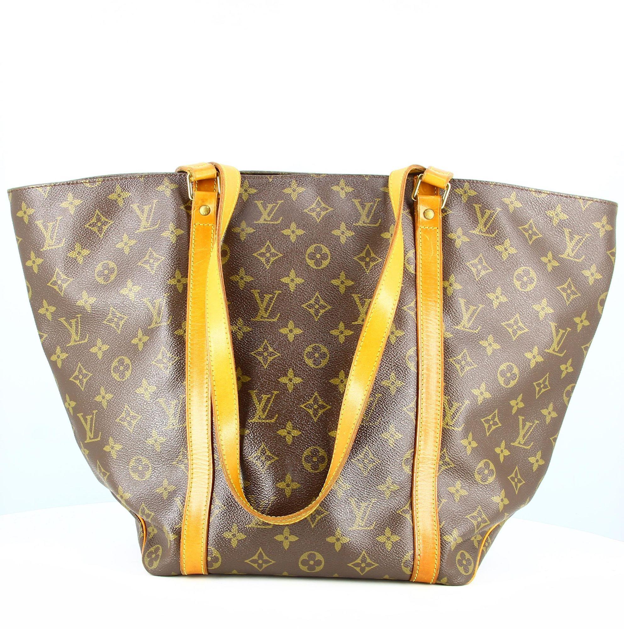 Women's or Men's 1996s Louis Vuitton Monogram Shopping Bag