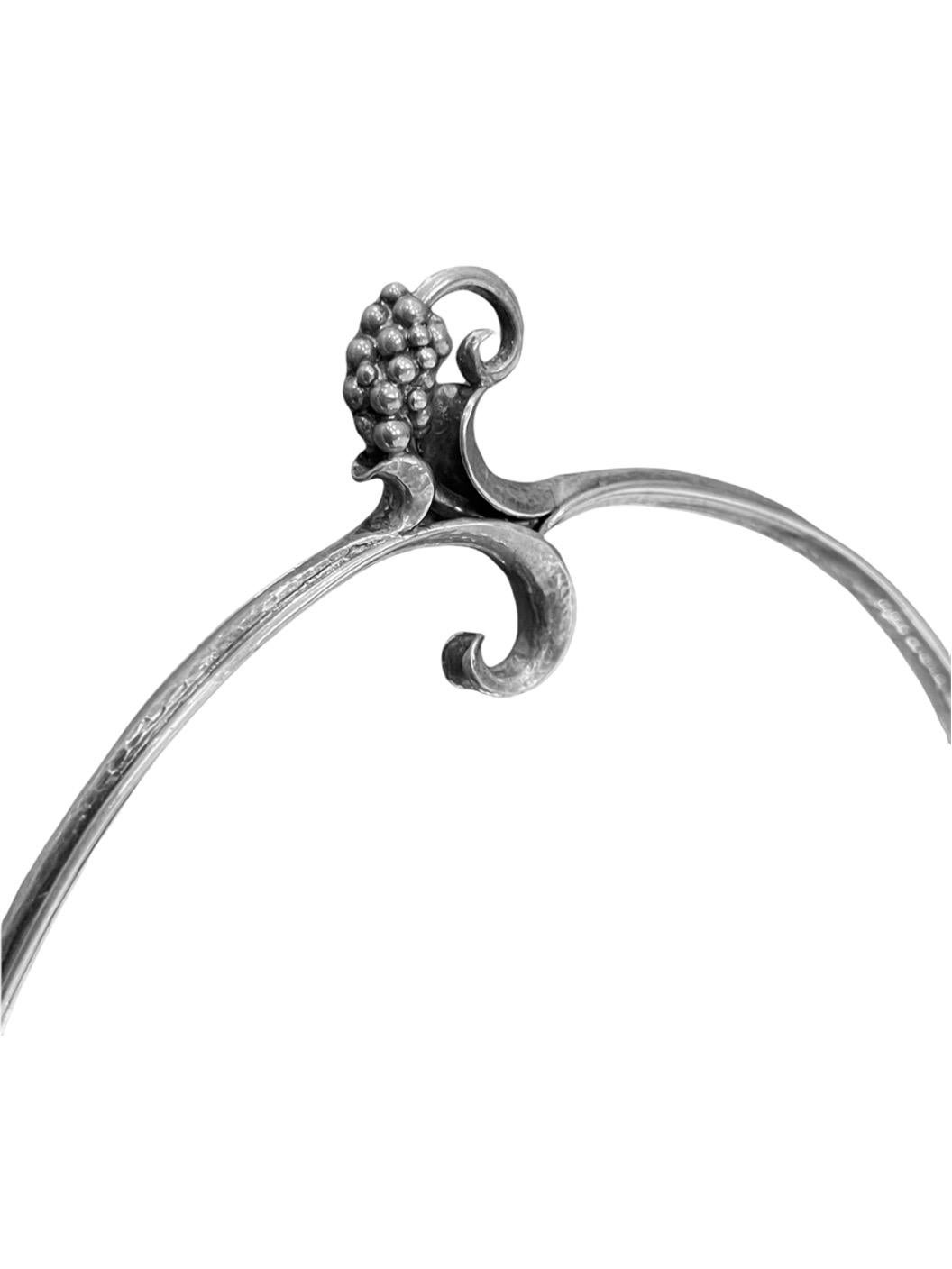 Georg Jensen Silversmithy 1997 Danish Silver Grape Stand by Harald Nielsen In Fair Condition For Sale In North Miami, FL