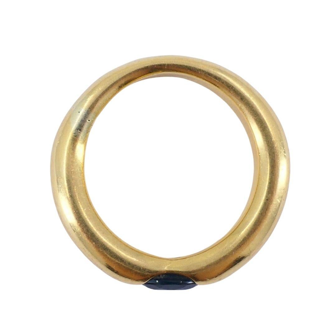 1997 Anillo Cartier de oro de 18 quilates con zafiro azul en forma de elipse en venta 7